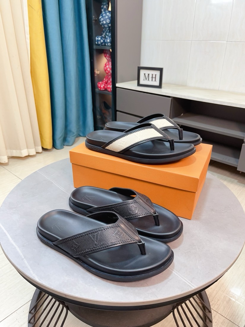NO:351627,(lv-Louis Vuitton) New men's sandals, high-end boutique, exquisite embossed upper logo decoration, fine workmanship, super soft sole, casual, loose and comfortable, must-go in summer!  nsize38-44,,louis vuitton,louis vuitton,slippers19860909（lv-路易威登）新品男士凉拖鞋,高端精品,鞋面精致压花logo装饰,精细做工,鞋底超软,休闲宽松舒适型,夏季必入哦！nsize38-44,,louis vuitton,louis vuitton,slippers,Men's shoes
