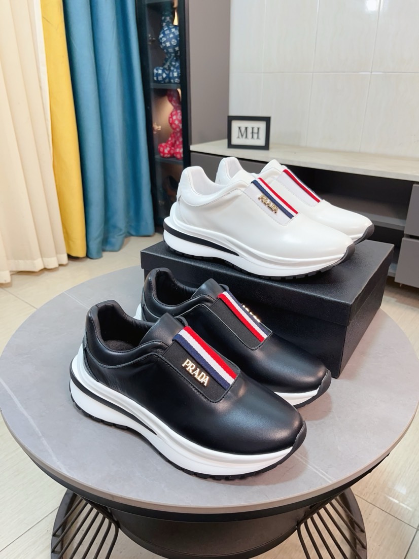 NO:281018,Prada's luxurious and fashionable high-end products, the perfect last and top-level hand-made make this shoe immediately create a strong aristocratic atmosphere. Imported top layer cowhide with Brock carving craft cowhide Neli French imported leather shoes special rubber combination outsole color mysterious black code number 38~44, prada, prada, cowhide19860909普拉达〈prada〉奢华时尚的高端产品完美的楦型加上顶级的手工制作,使得本款鞋子立马形成了一股浓郁的贵族气息.进口头层牛皮搭配布洛克雕花工艺牛皮内里法国进口皮鞋专用橡胶组合大底颜色神秘黑码数38～44,,prada,prada,cowhide,Men's shoes