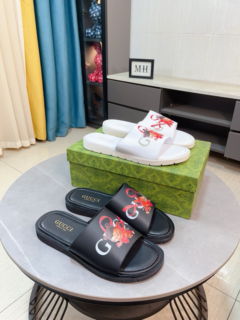 NO:283305,(gucci-Guchi) New men's slippers, high-end fine products, cowhide material, exquisite embossed upper logo decoration, fine workmanship, super soft sole, casual, loose and comfortable, must-have in summer!  nsize38-44, gucci,slippers,cowhide19860909（gucci-古奇）新品男士拖鞋,高端精品,牛皮材质,鞋面精致压花logo装饰,精细做工,鞋底超软,休闲宽松舒适型,夏季必入哦！nsize38-44,,gucci,slippers,cowhide,Men's shoes