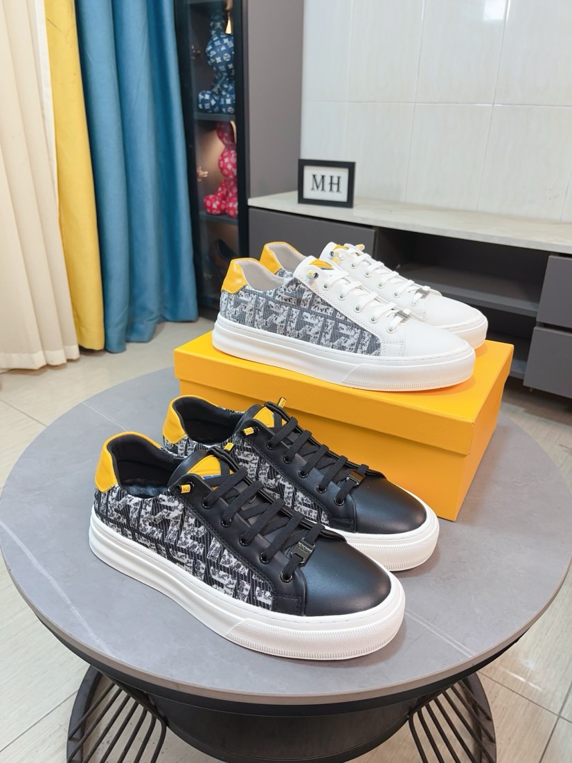 NO:284900,【FENDI】Fendi classic and comfortable men, this complex sneaker is made of soft calfskin genuine leather inner original ultralight rubber rough-grained sole. This unique and light style is suitable for the casual and exquisite sensibility of this season. It is comfortable and natural to wear. It is casual and traveling everyday in autumn and winter!  38/44, fendi, fendi, sneakers, cowhide19860909【FENDI】芬迪经典舒适男士,这款复杂的运动鞋是由柔软的小牛皮真皮内里原版超轻橡胶材质粗纹大底 这种独特的轻薄风格适合这个季节的随意而精致的感性,上脚舒适自然 秋冬休闲出行日常款！38/44,,fendi,fendi,sneakers,cowhide,Men's shoes