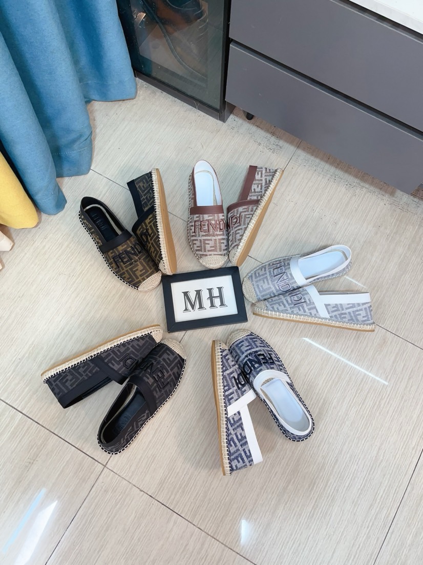 NO:284881,【FENDI】Fisherman's shoes are all excellent quality workmanship, official website 1:1 pattern decoration, imported waterproof cowboy personal fabric, comfortable and breathable, imported full sheepskin inside is comfortable and breathable, domineering, a must-have for trendy people, natural hemp rope combination process, raw glue and sole, anti-slip and wear-resistant. After great hardships and repeated debugging, a full set of packaging, 38-44 in stock, (37 and 45 can be customized, no return or exchange), fendi, espadrilles, sheepskin19860909【FENDI】渔夫鞋品质做工都是极好品,官网1:1图案装饰,进口防水牛仔个性布料 舒适透气,内里进口全羊皮舒适透气、霸气十足,潮人必备款,天然麻绳组合大底工艺,生胶大底,防滑耐磨.经过千辛万苦、反反复复调试,全套包装,38-44现货供应,（37、45可定做,不退不换）,,fendi,espadrilles,sheepskin,Men's shoes