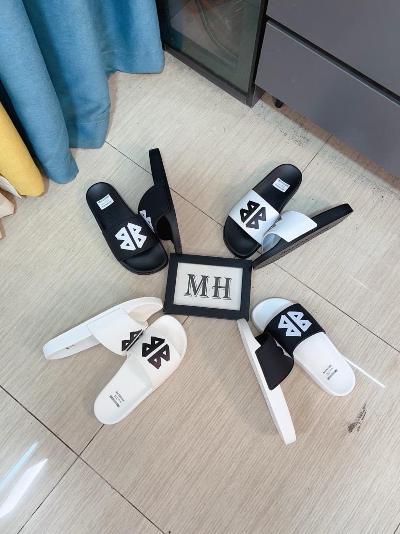 NO:351921,【BALENC*AGA】Balenciaga brand luxury men's slippers, casual, loose and comfortable. Wear it you will be the brightest boy in this street. The picture must be the hit Size38-44【BALENC*AGA】Balenciaga brand luxury men's slippers, casual, loose and comfortable. Wear it you will be the brightest boy in this street. The picture must be the brightest boy in this street. The picture must be the brightest boy in this street. The picture must be the highlight Size38-44,,balenciaga,balenciaga,slippers19860909【BALENC*AGA】巴黎世家 牌奢品男士拖鞋,休闲宽松舒适型.穿上它你定是这条街最亮的仔 上图片必爆款 Size38-44【BALENC*AGA】巴黎世家 牌奢品男士拖鞋,休闲宽松舒适型.穿上它你定是这条街最亮的仔 上图片必爆款 Size38-44,,balenciaga,balenciaga,slippers,Men's shoes