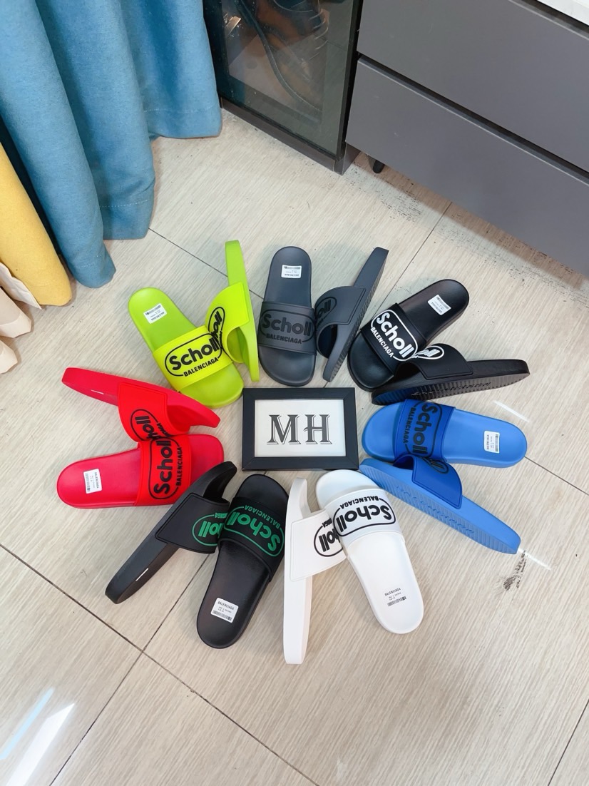 NO:351936,【BALENC*AGA】Balenciaga brand luxury men's slippers, casual, loose and comfortable. When you wear it, you will definitely be the brightest boy in this street. The picture must be popular. Size38-44,,balenciaga,balenciaga,slippers19860909【BALENC*AGA】巴黎世家 牌奢品男士拖鞋,休闲宽松舒适型.穿上它你定是这条街最亮的仔 上图片必爆款 Size38-44,,balenciaga,balenciaga,slippers,Men's shoes