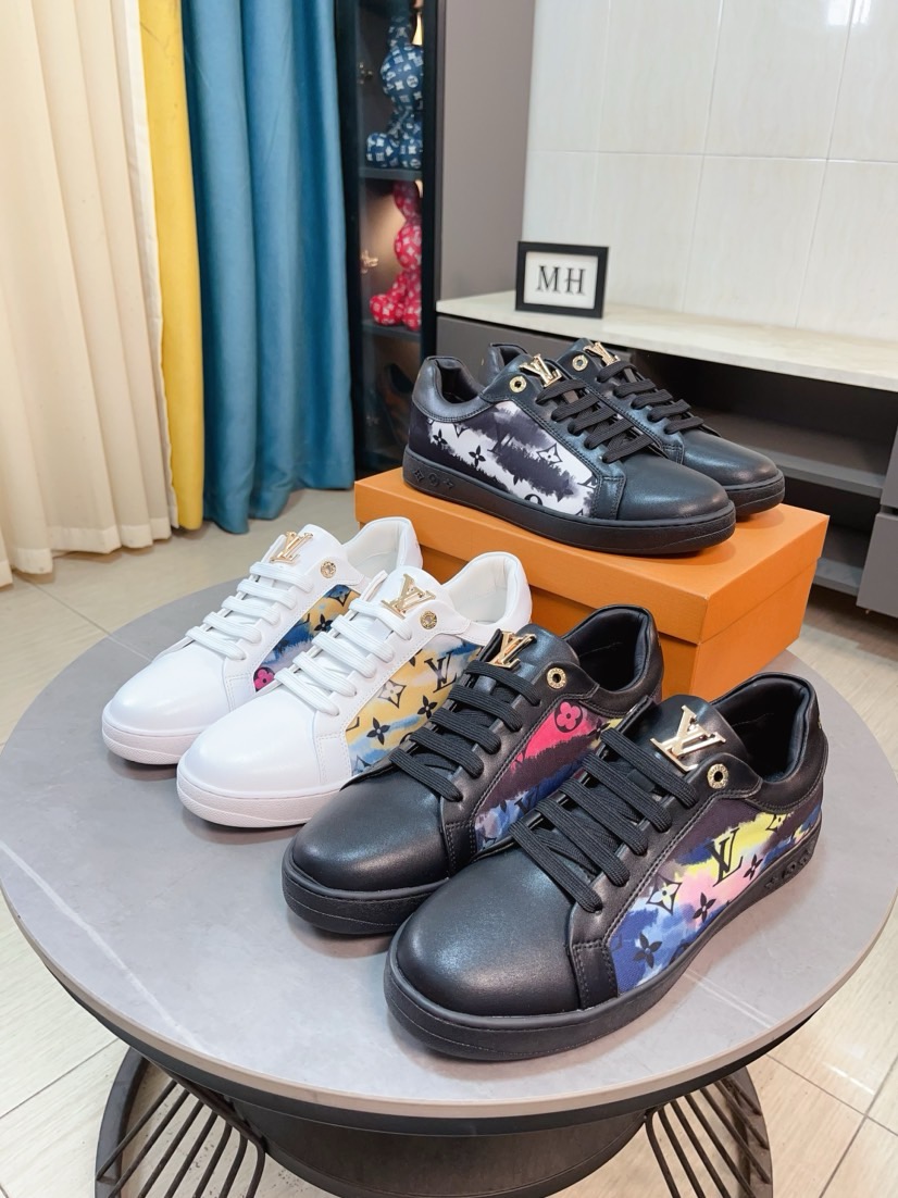 NO:349164,【LV】The latest masterpiece upper of men's shoes high-end brand official website 11 is made of imported Italian cowhide with special materials, making walking more convenient and comfortable!  Exclusive new style, amazing work [color]!  Create a fashionable personality to set off your uniqueness!  A must-have for trendy men! Classic digital 38-44, louis vuitton,cowhide19860909【LV】男鞋高端品牌官网11最新力作鞋面采用意大利进口头层牛皮搭配特殊材料全真皮内里制作,让行走更加便捷舒适！独家新款,惊世之作[色]！打造时尚个性衬托你的与众不同！潮男必备!经典数码38-44,,louis vuitton,cowhide,Men's shoes