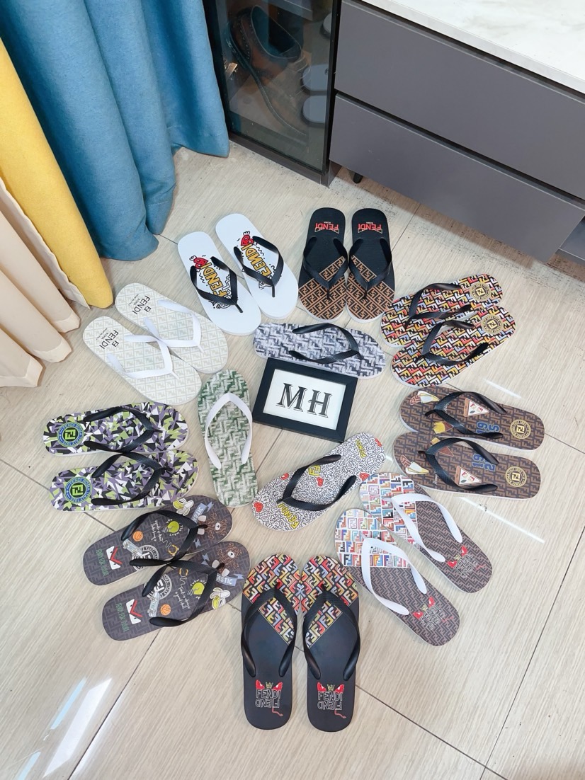 NO:351634,【FENDI】Fendi Beach Color Bundle Rubber Slippers Men's Slippers Wide Band Sandals. Polyurethane Insoles are light and extremely flexible. Anti-slip rubber sole. Rubber material. The shoelaces are varied in shape, with diagonal FF pattern and LOGO double-piece. Size:38-44,,fendi,fendi,slippers19860909【FENDI】芬迪沙滩拼色橡胶拖鞋男拖宽饰带涼鞋.聚氨酯鞋垫轻盈、极度柔韧.防滑橡胶鞋底.橡胶材质.鞋带造型多变,凹纹对角FF图案和LOGO双拼. Size:38-44,,fendi,fendi,slippers,Men's shoes