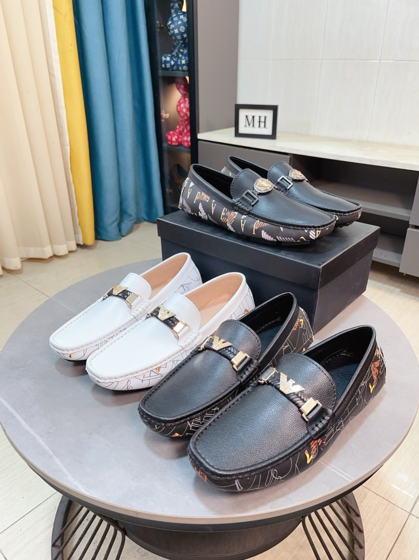 NO:353961,【Armani】This casual foot beanie upper fabric is made of imported cowhide, imported sheepskin inner lining, clean and neat, fashionable and generous.... Anti-slip wear-resistant rubber brand original board sole Please note... so luxurious, high-end and domineering.... Size: 38--44,,armani,cowhide,sheepskin19860909【 阿玛尼】 这款休闲套脚豆豆鞋面料采用进口牛皮,. 进口羊皮内里,干净利落 时尚大方....防滑耐磨橡胶品牌原板大底 请注意....如此奢华高档霸气 ..码数: 38--44,,armani,cowhide,sheepskin,Men's shoes