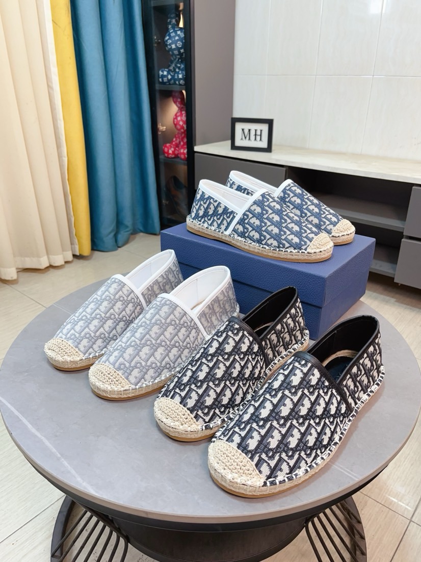 NO:353978,【Dior】The latest high-quality men's newest one-foot-pin Love casual fisherman's shoes counter is launched simultaneously. Original one-to-one replica fabric imported from Italy, waterproof fabric, pure hand-made pull wire, raw rubber breathable and non-slip sole, breathable and comfortable inside, small sheepskin, density comfortable, original rubber sole wear-resistant, size 38-44, you deserve it, (Note can be customized 45, no return or exchange),,dior,loafers,espadrilles,sheepskin19860909【Dior】高品质男士最新款一脚蹬乐福休闲渔夫鞋专柜同步上市原版一比一复刻面料意大利进口防水面料、做工纯手工拉线,生胶透气防滑大底,内里透气舒适小绵羊羊皮,密度舒适,原版橡胶大底耐磨 码数38-44,你值得拥有,（注可定做45不退不换）,,dior,loafers,espadrilles,sheepskin,Men's shoes