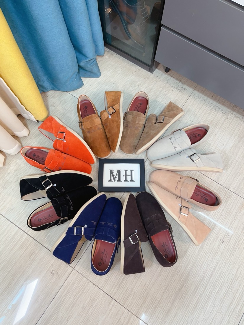 NO:344645,The top authentic grade n founded the existing Lo*ro Pia*na company on April 24, 194. The family business has been the sixth generation, providing high-quality products for customers who value taste and quality requirements n imported Yangjing. Made of fabric sheepskin inner lining. Hand-sewn thread authentic packaging n code number 38-44, sheepskin, sheep19860909顶级正品级n于194月24日一手创立现有的Lo*ro Pia*na公司.家族经营至今已是第六代,为讲求品味及对质量有要求的顾客提供上等的优质商品n进口羊京 为面料羊皮内里制成 手工缝制线正品包装n码数38-44,,sheepskin,sheep,Men's shoes