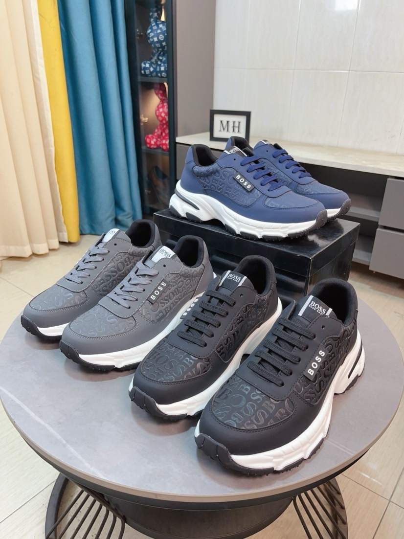 NO:350315,【boss】 With classic design, it has become a fashion darling that never ends. The upper is made of top-grade reverse velvet leather and tarp fabric, and the brand logo embellishes to highlight the brand's charm; the brand's special sole in the top layer of genuine leather [Sun] [Sun] brand, wear-resistant, lightweight, size: 38-44,19860909【boss】 以经典的设计成为永不落幕的时尚宠儿,经典的休闲造型.鞋面采用顶级反绒皮搭配防水布 品牌logo点缀 彰显品牌魅力；头层真皮里[太阳][太阳]品牌专用大底,耐磨,轻便,码数:38-44,,Men's shoes