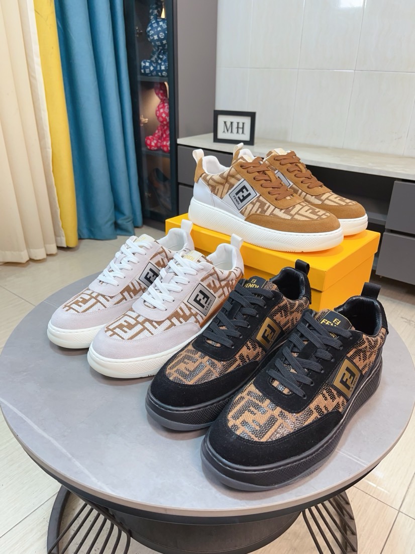 NO:351688,【fendi】Fendi classic comfortable men, this complex sneaker is made of soft calf leather genuine leather inner original ultralight rubber rough-grained sole. This unique and light style is suitable for the casual and exquisite sensibility of this season. It is comfortable and natural to wear. It is casual and traveling everyday in autumn and winter!  38/44, fendi, fendi, sneakers, cowhide19860909【fendi】芬迪经典舒适男士,这款复杂的运动鞋是由柔软的小牛皮真皮内里原版超轻橡胶材质粗纹大底 这种独特的轻薄风格适合这个季节的随意而精致的感性,上脚舒适自然 秋冬休闲出行日常款！38/44,,fendi,fendi,sneakers,cowhide,Men's shoes