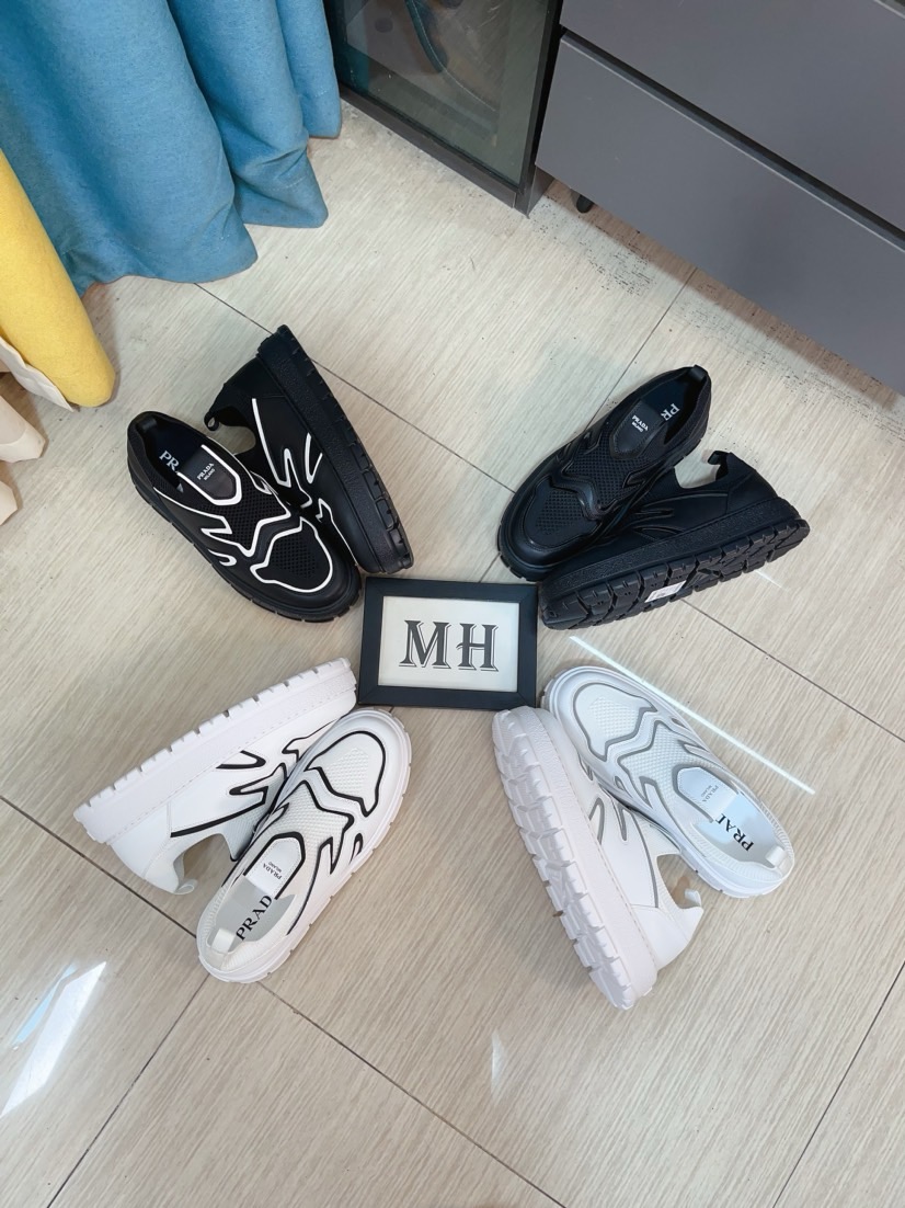 NO:353083,The new high-quality prada (Prada) counter is launched simultaneously. The new men's shoes and fabrics are selected for imported face nets and glue-dropping technology. Imported cowhide inner lining. High-end mold-opening anti-slip rubber sole, exquisite lines, simple and atmospheric, comfortable to go up and down, leisure and travel. Number of codes: 38-44,, prada, prada, cowhide19860909高品质新款prada(普拉达)专柜同步上市, 新款男鞋、面料精选进口面网配滴胶工艺.进口牛皮内里.高端开模防滑橡胶大底,精美线条、简约大气,上脚舒服上挡次、休闲旅游.码数:38一44,,prada,prada,cowhide,Men's shoes