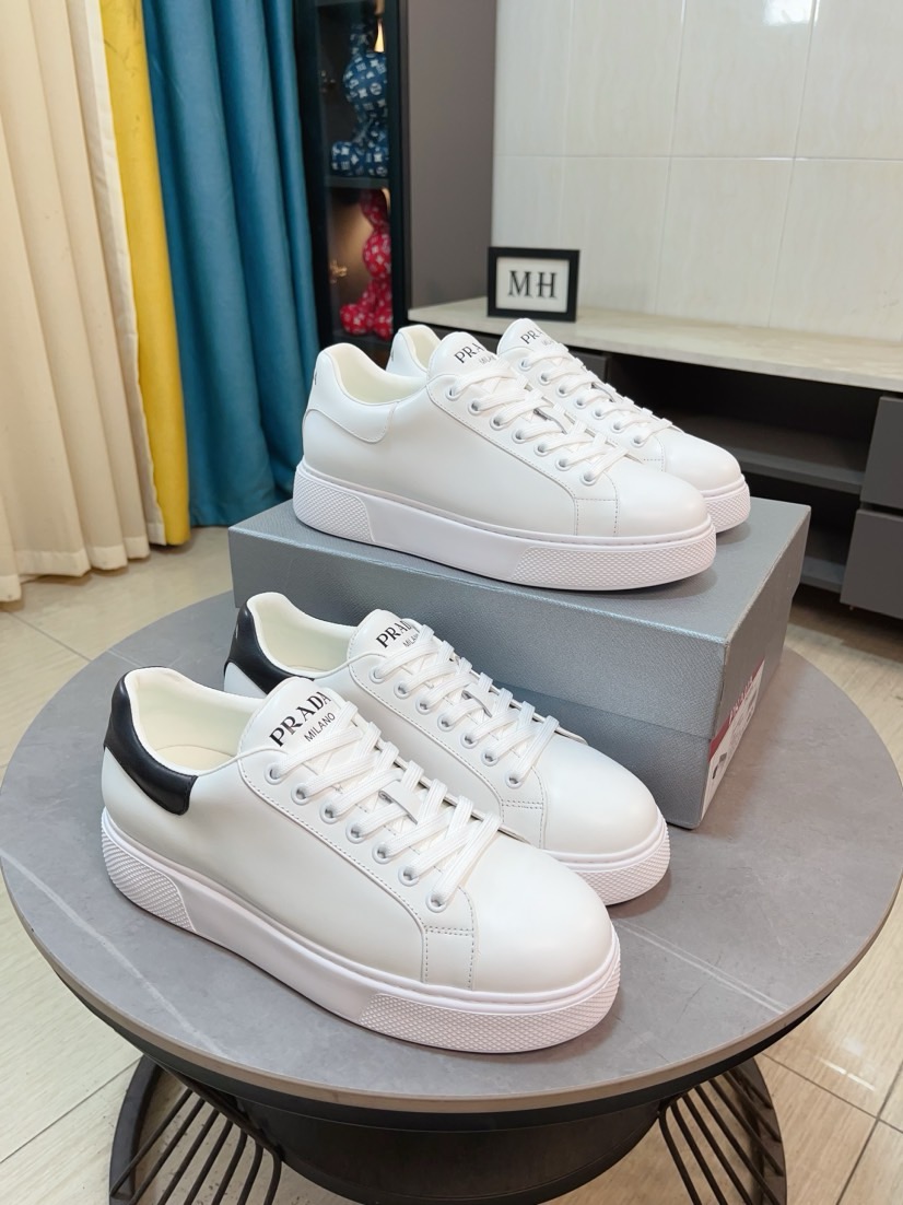 NO:353129,The new high-quality prada (Prada) counter is launched simultaneously. The new men's shoes and fabrics are selected for imported face nets and glue-dropping technology. Imported cowhide inner lining. High-end mold-opening anti-slip rubber sole, exquisite lines, simple and atmospheric, comfortable to go up and down, leisure and travel. Number of codes: 38-44,, prada, prada, cowhide19860909高品质新款prada(普拉达)专柜同步上市, 新款男鞋、面料精选进口面网配滴胶工艺.进口牛皮内里.高端开模防滑橡胶大底,精美线条、简约大气,上脚舒服上挡次、休闲旅游.码数:38一44,,prada,prada,cowhide,Men's shoes