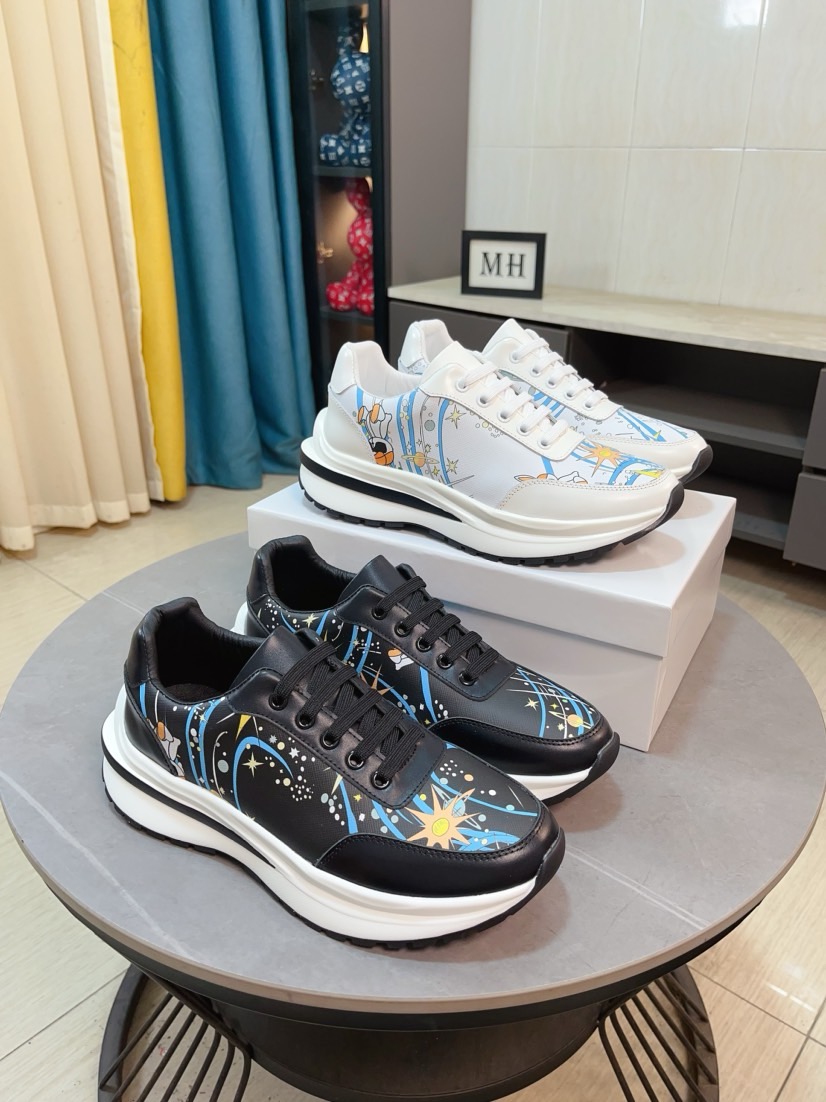 NO:350606,[Dior] The world's first high-end men's shoes brand is launched in the world. The latest series of uppers are made of imported cowhide and specially provided fabrics to create a mesh breathable inner lining, making walking more convenient and comfortable!  Compared with the official quality, beautiful 11 ​​replicas. Create a fashionable personality to set off your uniqueness!  A must-have for trendy men! Classic style. Men's size 38-44.,,dior,dior,cowhide19860909【Dior迪奥】爆卖款官网全球首发男鞋高端品牌 官网最新款系列鞋面采用进口牛皮搭配专供面料打造网布透气内里.让行走更加便捷舒适！与官方的质量相比美的11复刻.打造时尚个性衬托你的与众不同！潮男必备!经典款.男码38-44.,,dior,dior,cowhide,Men's shoes