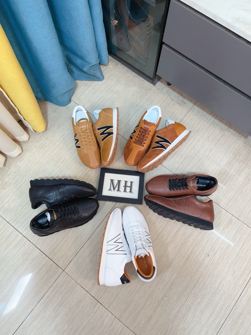 NO:346536,【MONCLER】The same style as the mouth cover, the official website, high-quality men's shoes, customized material, calfskin, genuine leather breathable inner leather insole, original mold-opening anti-slip outsole style, men's casual sneakers, lace-up men's shoes series, European and American trendy style, random matching, comfortable foot feeling, standard size men's size 38-46,, Moncler, sneakers, cowhide19860909【MONCLER】蒙口、官网同款 高品质男鞋 材料定制小牛皮 真皮透气内里真皮鞋垫 原版开模防滑大底款式类型男士休闲运动鞋 系带款男鞋系列 欧美潮流风格 随意搭配 脚感舒适、标准码男码38-46,,Moncler,sneakers,cowhide,Men's shoes