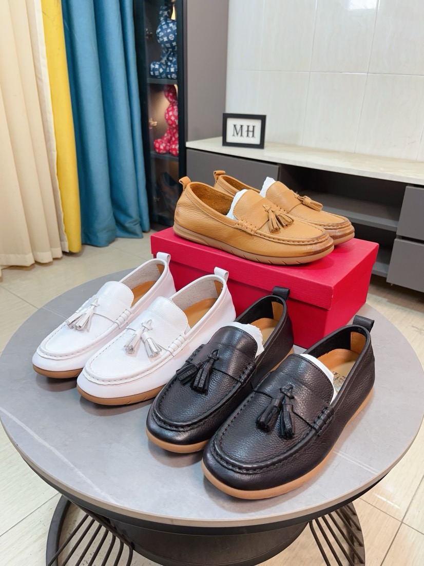 NO:349718,[Ferragamo] The original single upper is replica, which is also the original single product. Super domineering. The upper is made of high-quality cowhide leather and bean shoes with all genuine leather inside and outside. Niuli (refuse to undress the feet), simple and generous and super versatile. The fine upper is carefully designed by manual and the original single replica is cool. Lazy foot slippers. High-quality board shoes, men's shoes size 38-44, ferragamo, cowhide19860909【菲拉格慕】原单鞋面复刻 更是原单货 超级霸气 鞋面采用优质牛皮皮料豆豆鞋内外全真皮制作,牛里（拒绝脱色磨脚）,简单大方超级百搭 鞋面精片经过人工精心设计 原单复刻而上酷毙了 懒人套脚便鞋 高品质板鞋,男鞋码数38-44,,ferragamo,cowhide,Men's shoes