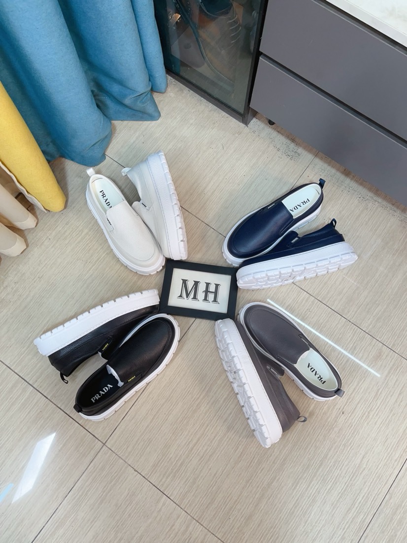 NO:351137,The new high-quality prada (Prada) counter is launched simultaneously. The new men's shoes and fabrics are selected for imported face nets and glue-dropping technology. Imported cowhide inner lining. High-end mold-opening anti-slip rubber sole, exquisite lines, simple and atmospheric, comfortable to go up and down, leisure and travel. Number of codes: 38-44,, prada, prada, cowhide19860909高品质新款prada(普拉达)专柜同步上市, 新款男鞋、面料精选进口面网配滴胶工艺.进口牛皮内里.高端开模防滑橡胶大底,精美线条、简约大气,上脚舒服上挡次、休闲旅游.码数:38一44,,prada,prada,cowhide,Men's shoes