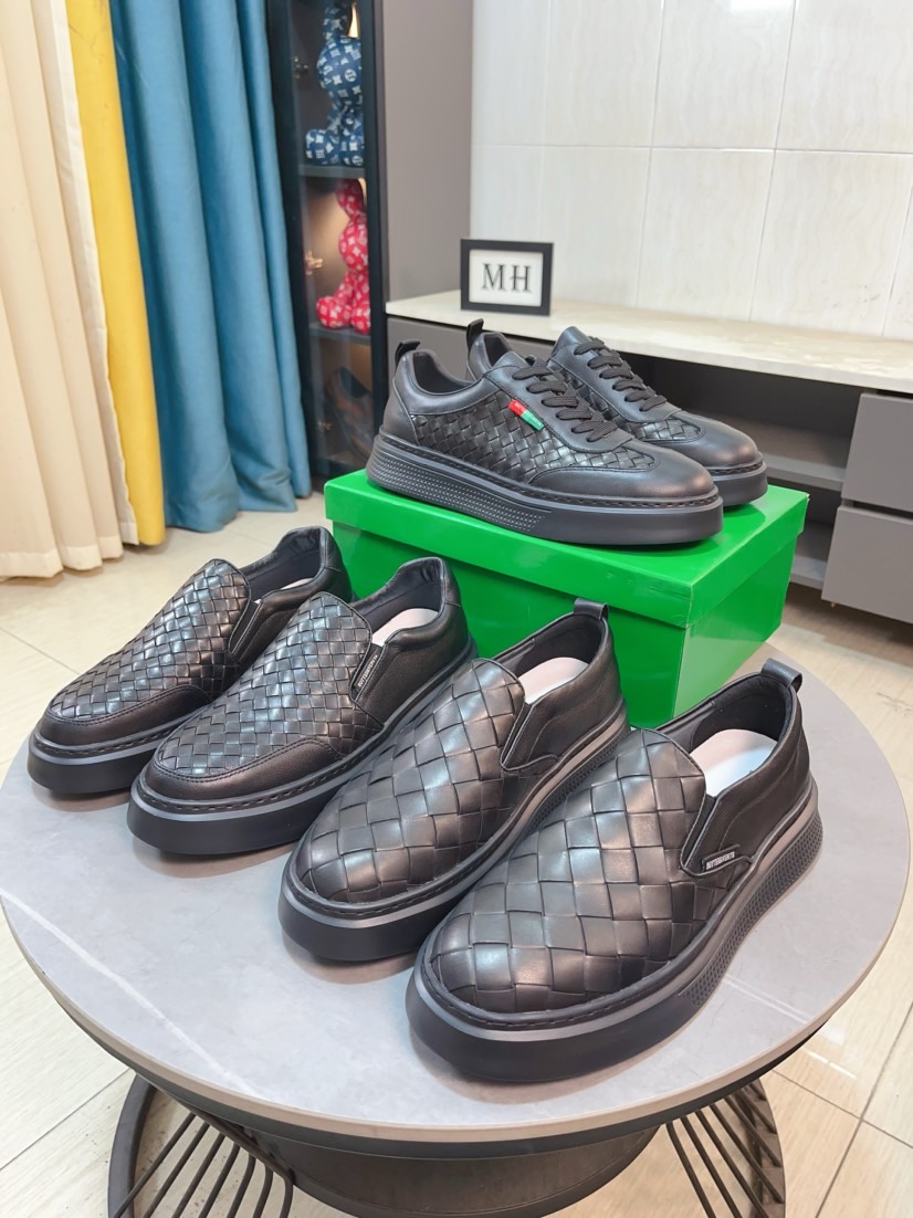 NO:352120,【bv~Botega】Classic spring and autumn trendy models are on the market. The same style on the official website. The counter quality is [strong][strong][strong] Selected top layer cowhide, high-end and atmospheric, silk cowhide, super cost-effective, original wear-resistant sole, fine workmanship, upper layer of materials, visible quality, please hurry up, shoe size 38 to 44,,bottega veneta,cowhide19860909【bv~宝缇嘉】经典春秋潮流款上市 官网同款 专柜品质[强][强][强]精选头层牛皮编织 高档大气 丝绸牛皮内里 性价比超高款 原版耐磨大底 做工精细 用料上层 品质看得见 亲赶紧下手哦 鞋码38到44,,bottega veneta,cowhide,Men's shoes