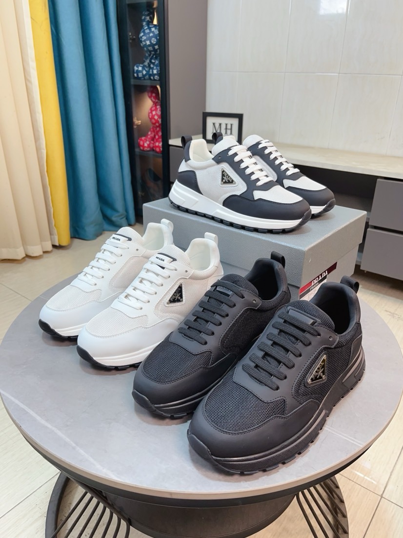 NO:354538,The new high-quality prada (Prada) counter is launched simultaneously. The new men's shoes and fabrics are selected for imported face nets and glue-dropping technology. Imported cowhide inner lining. High-end mold-opening anti-slip rubber sole, exquisite lines, simple and atmospheric, comfortable to go up and down, leisure and travel. Number of codes: 39-44 38 45 customized,, prada, prada, cowhide19860909高品质新款prada(普拉达)专柜同步上市, 新款男鞋、面料精选进口面网配滴胶工艺.进口牛皮内里.高端开模防滑橡胶大底,精美线条、简约大气,上脚舒服上挡次、休闲旅游.码数:39一44 38 45定做,,prada,prada,cowhide,Men's shoes