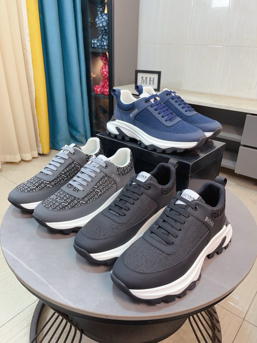 NO:354434,【boss】 With classic design, it has become a fashion darling that never ends. The upper is made of top-grade reverse velvet leather and tarp fabric, and the brand logo embellishes to highlight the brand's charm; the brand's special sole in the top layer of genuine leather [Sun] [Sun] brand, wear-resistant, lightweight, size: 38-44,19860909【boss】 以经典的设计成为永不落幕的时尚宠儿,经典的休闲造型.鞋面采用顶级反绒皮搭配防水布 品牌logo点缀 彰显品牌魅力；头层真皮里[太阳][太阳]品牌专用大底,耐磨,轻便,码数:38-44,,Men's shoes