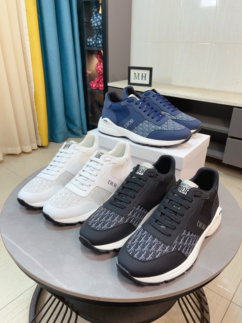 NO:354451,[Dior] The world's first high-end men's shoes brand is launched in the world. The latest series of uppers are made of imported cowhide and specially provided fabrics to create a mesh breathable inner lining, making walking more convenient and comfortable!  Compared with the official quality, beautiful 11 ​​replicas. Create a fashionable personality to set off your uniqueness!  A must-have for trendy men! Classic style. Men's size 38-44.,,dior,dior,cowhide19860909【Dior迪奥】爆卖款官网全球首发男鞋高端品牌 官网最新款系列鞋面采用进口牛皮搭配专供面料打造网布透气内里.让行走更加便捷舒适！与官方的质量相比美的11复刻.打造时尚个性衬托你的与众不同！潮男必备!经典款.男码38-44.,,dior,dior,cowhide,Men's shoes