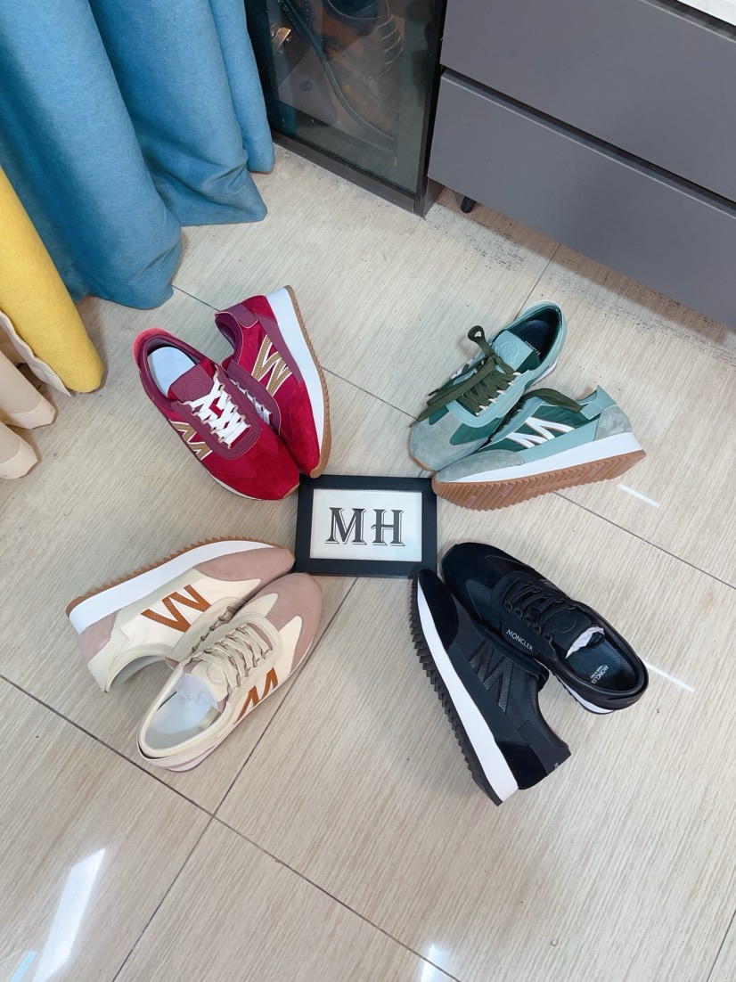 NO:348003,【MONCLER】The same style as the mouth cover, the official website, high-quality men's shoes, customized material, calfskin, genuine leather breathable inner leather insole, original mold-opening anti-slip outsole style, men's casual sneakers, lace-up men's shoes series, European and American trendy style, random matching, comfortable foot feeling, standard size men's size 38-46,, Moncler, sneakers, cowhide19860909【MONCLER】蒙口、官网同款 高品质男鞋 材料定制小牛皮 真皮透气内里真皮鞋垫 原版开模防滑大底款式类型男士休闲运动鞋 系带款男鞋系列 欧美潮流风格 随意搭配 脚感舒适、标准码男码38-46,,Moncler,sneakers,cowhide,Men's shoes