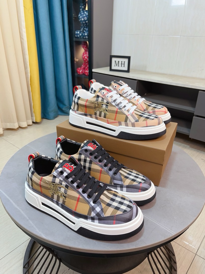 NO:348678,[Burberry] New lace-up casual men's shoes are on the market first, the material workmanship is better than all versions in the market. The highest quality shipping top layer cowhide is equipped with imported original material genuine leather inner lining, private mold soft sole, high comfort for foot, imported special materials highlight the unique charm of the brand, high-end customization 38-44, burberry, cowhide19860909【巴宝莉】新款系带休闲男鞋抢先上市,材料做工完胜市场所有版本 最高品质出货头层牛皮配进口原版材料真皮内里,私模软质大底,上脚舒适度高、进口专用材料凸显品牌独特魅力 ,高端定制38一44,,burberry,cowhide,Men's shoes