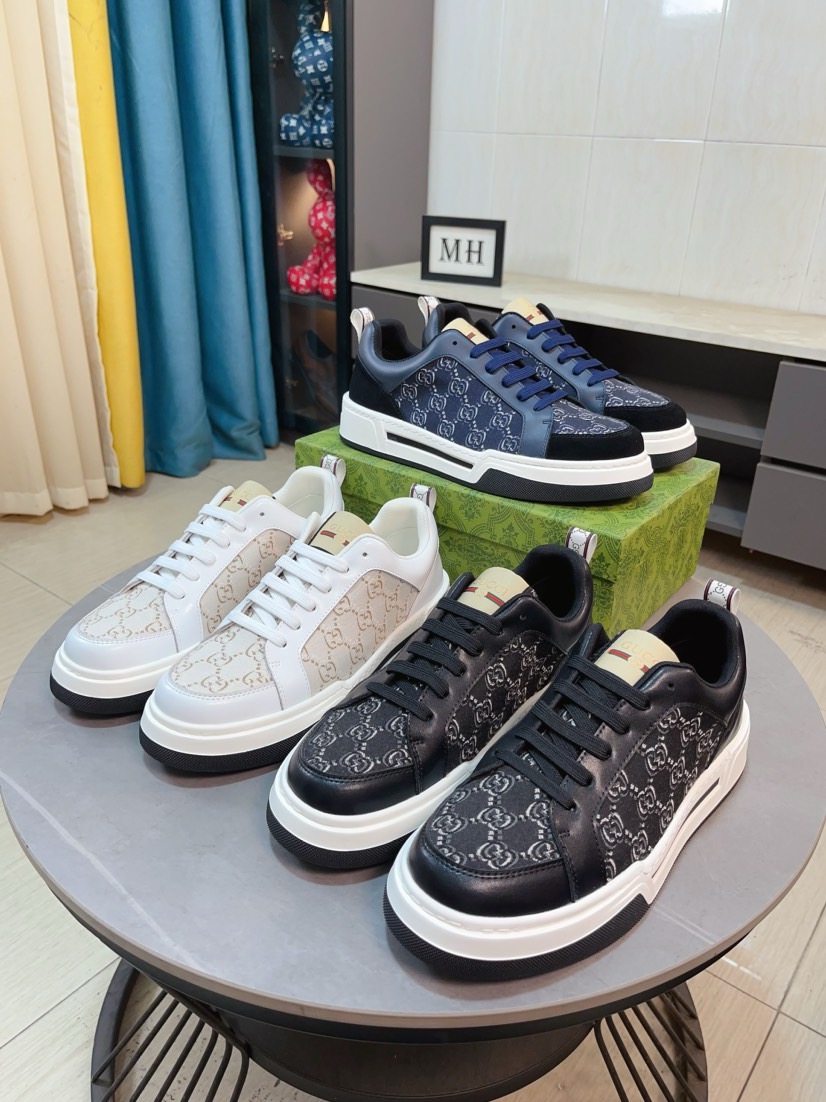 NO:348700,【GUCCI】Guqi new lace-up casual men's shoes are on the market first, the material workmanship is better than all versions in the market. The highest quality shipment is the first layer cowhide with imported original perforated material genuine leather inner lining, private mold soft sole, high comfort for the foot, imported special materials highlight the unique charm of the brand, high-end customization 38-44,,gucci,cowhide19860909【GUCCI】古奇新款系带休闲男鞋抢先上市,材料做工完胜市场所有版本 最高品质出货头层牛皮配进口原版穿孔材料真皮内里,私模软质大底,上脚舒适度高、进口专用材料凸显品牌独特魅力 ,高端定制38一44,,gucci,cowhide,Men's shoes