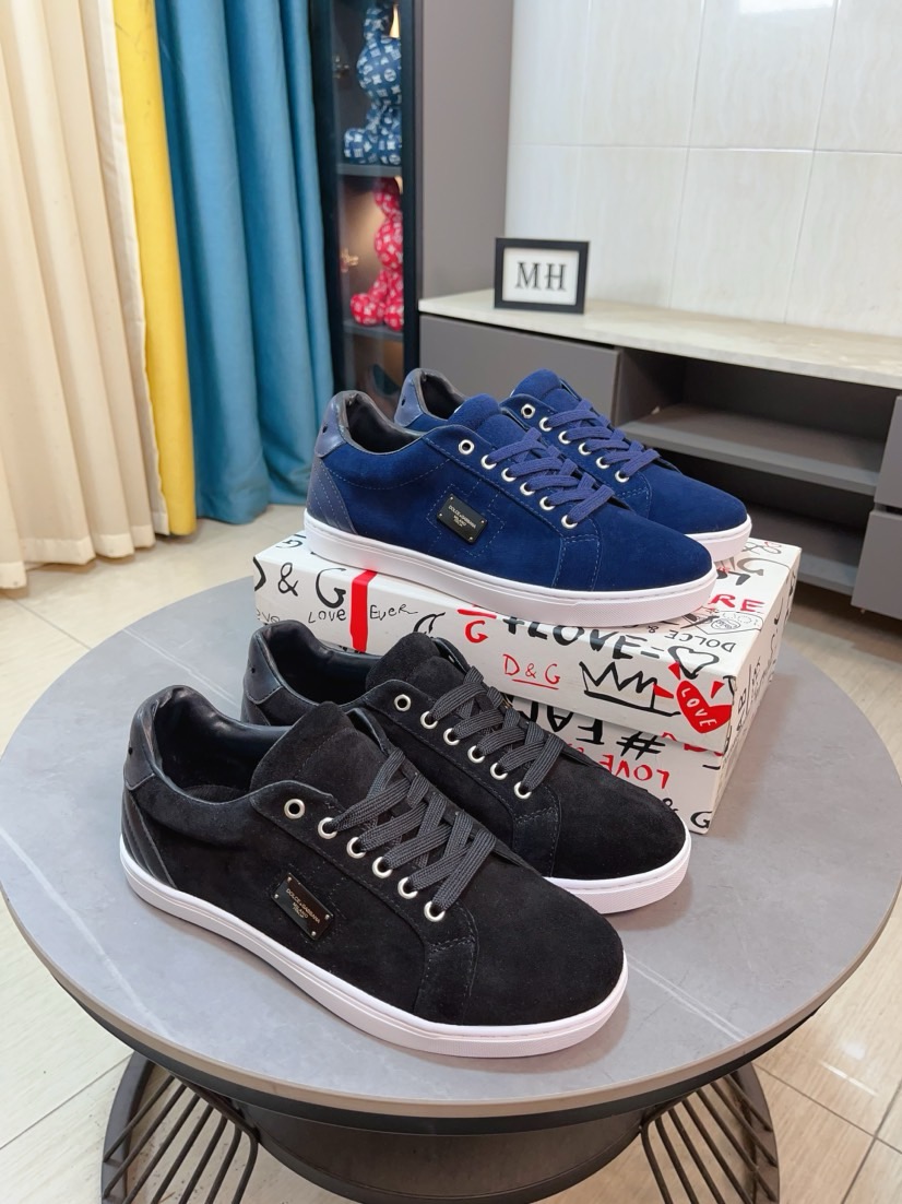 NO:557276,'Dolce & Gabbana DG' original imported first-layer cowhide and sheepskin lining, lightweight, comfortable and versatile, original special outsole is deeply favored by trendy men. The contrast quality is exquisite and luxurious, super A level!  Compared with the genuine version at the counter, the version is exactly the same!  Size 36-46,,Dolce&Gabbana,cowhide,sheepskin19860909《Dolce＆Gabbana DG》原版进口头层牛皮羊皮内里,上脚轻便、舒适 、百搭、原版特供大底深受潮流男士的青睐欢迎对比品质精致奢华,超A级别！版型对比专柜正品,丝毫不差！码数36-46,,Dolce&Gabbana,cowhide,sheepskin,Men's shoes