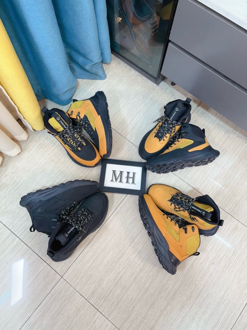 NO:557785,[Timberland] Timberland's new model is on the market. Imported first-layer frosted cowhide, mesh stitching and mesh lining (can be made with wool lining), designed by European and American masters, perfect shape to create counter quality, solid color wear-resistant outsole, original quality, unique design and beauty, super versatile and very comfortable. High-end without losing taste, fashionable, cold-proof and warm!  Absolute focus on yards 39-44,,cowhide19860909【Timberland】天布伦新款上市 进口头层磨砂牛皮 网布拼接网布内里(可做毛里),欧美大师设计 完美造型打造专柜品质,纯色生耐磨大底,原单品质,设计上很独特的美,超级百搭也很舒服的.高档不失品味,时尚、防寒保暖！绝对的焦点39-44码,,cowhide,Men's shoes