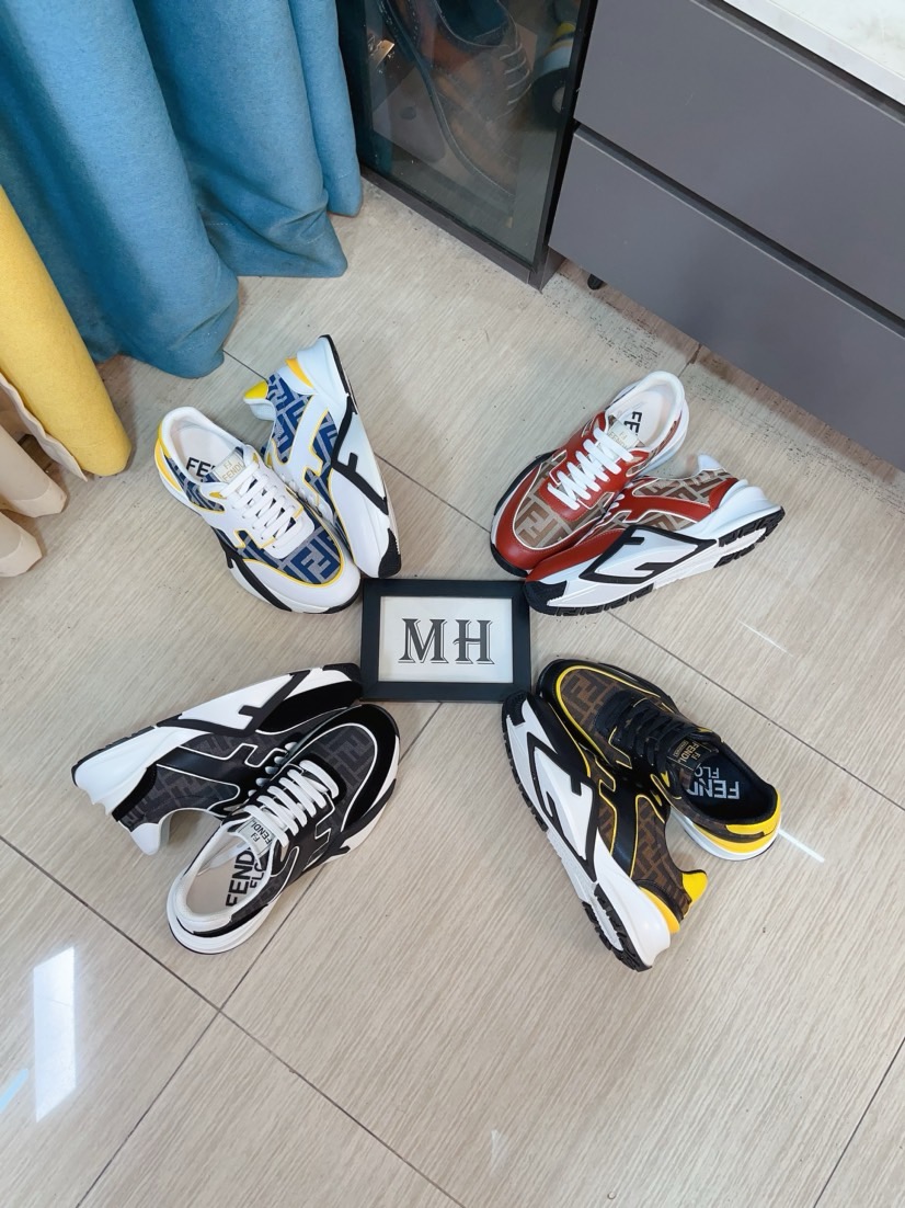 NO:557895,[FENDI] Fendi's classic and comfortable men's, official website silk fabric and genuine leather lining original ultra-light rubber material rough outsole. This unique light style is suitable for the casual and exquisite sensibility of this season. It is comfortable and natural on the feet. It is an everyday style for casual travel in autumn and winter!  38/44,,fendi,fendi,real silk19860909【FENDI】芬迪经典舒适男士,官网真丝布料真皮内里原版超轻橡胶材质粗纹大底 这种独特的轻薄风格适合这个季节的随意而精致的感性,上脚舒适自然 秋冬休闲出行日常款！38/44,,fendi,fendi,real silk,Men's shoes