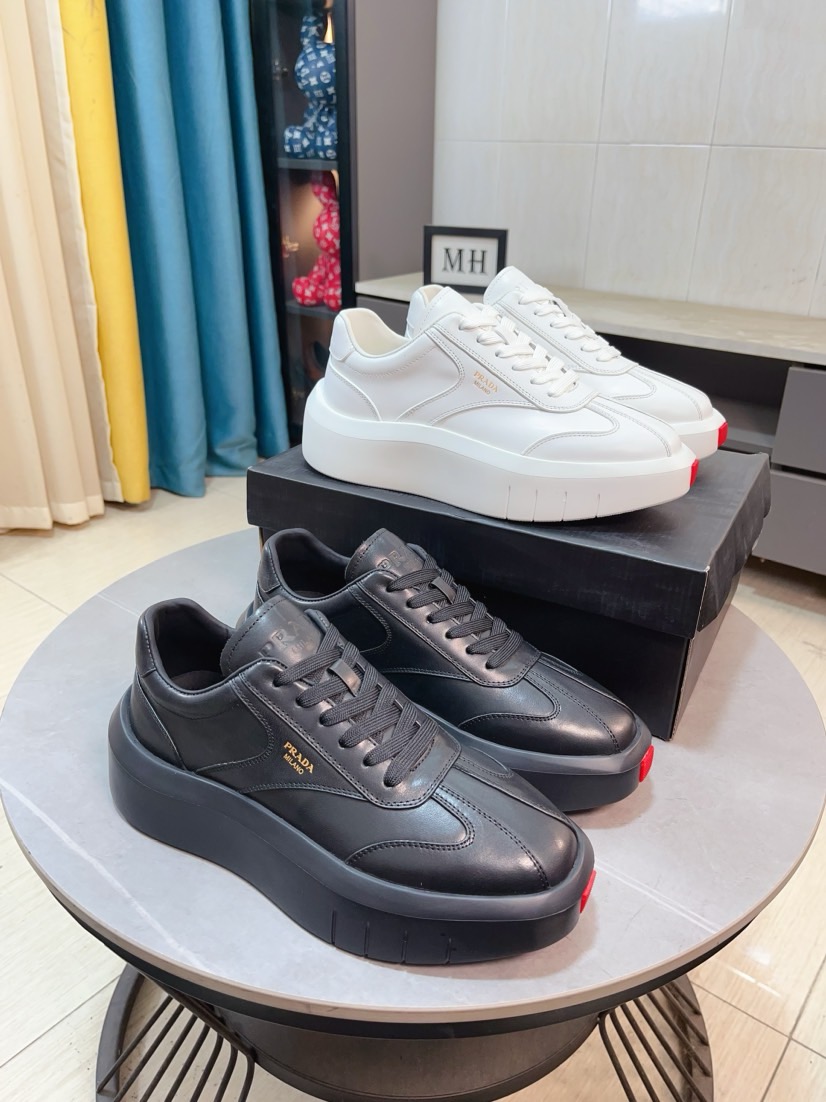 NO:579460,High-quality new Prada (Prada) counters are on the market simultaneously. New men's shoes and fabrics are selected from imported mesh with glue-spraying technology. Imported cowhide lining. High-end open-molded non-slip rubber outsole, exquisite lines, simple and elegant, comfortable and high-end for leisure travel. Size: 38 to 44,, prada, prada, cowhide19860909高品质新款prada(普拉达)专柜同步上市, 新款男鞋、面料精选进口面网配滴胶工艺.进口牛皮内里.高端开模防滑橡胶大底,精美线条、简约大气,上脚舒服上挡次、休闲旅游.码数:38一44,,prada,prada,cowhide,Men's shoes