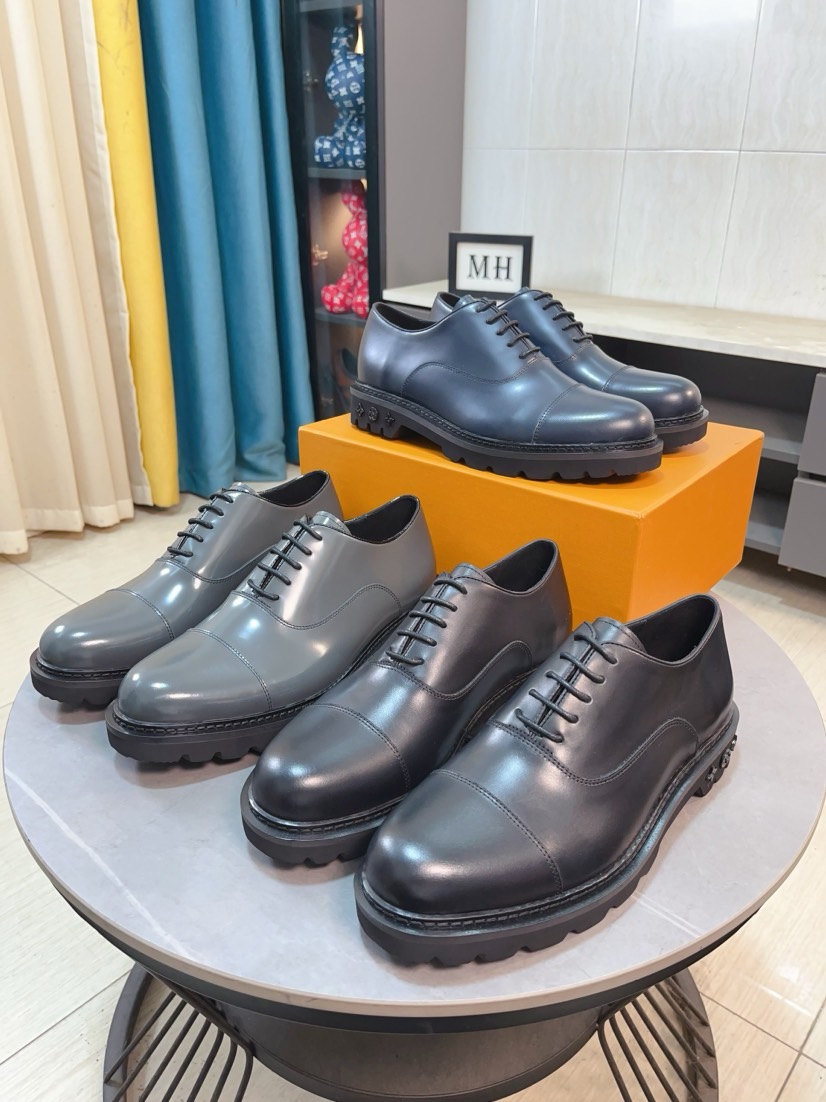 NO:588172,High version [LV] Louis Vuitton's most popular casual leather shoes, fashionable and atmospheric fabrics, original imported open-edge beaded cowhide, washed cowhide lining, original open-molded rubber outsole, high-end and classy, ​​elegant quality, instantly transforming into a male god on the foot. Standard n size 39-44, 38 and 45 46 custom-made,, louis vuitton, louis vuitton, cowhide19860909高版本【LV】路易威登人气爆款休闲皮鞋时尚大气面料原版进口开边珠牛皮,水洗牛皮内里,原版开模橡胶大底,高端大气上档次,品质优雅,上脚秒变气质男神标准n码数39-44,38和45 46定做,,louis vuitton,louis vuitton,cowhide,Men's shoes