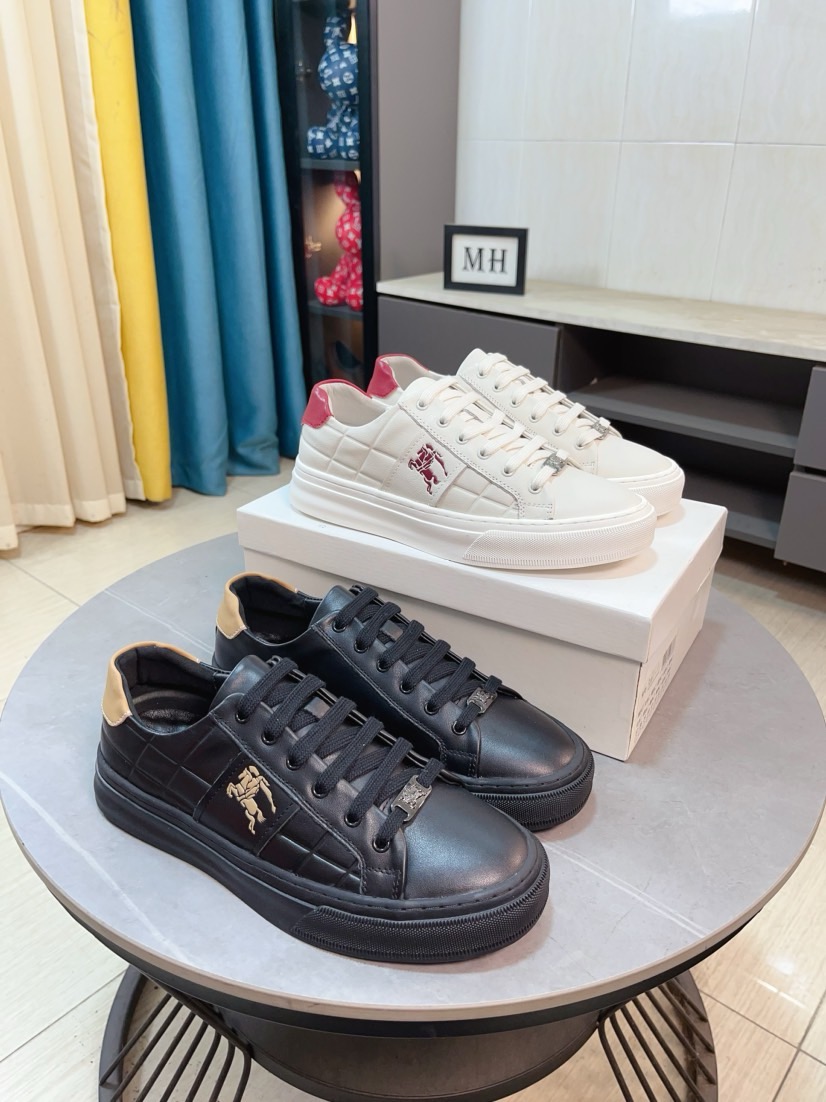 NO:589742,[Burberry] The new lace-up casual men's shoes are on the market first. The materials and workmanship are superior to all versions on the market. The highest quality shipped first-layer cowhide with imported original material genuine leather lining, privately molded soft outsole, high foot comfort, and imported special materials highlight the unique charm of the brand. High-end customization 38-44, burberry, cowhide19860909【巴宝莉】新款系带休闲男鞋抢先上市,材料做工完胜市场所有版本 最高品质出货头层牛皮配进口原版材料真皮内里,私模软质大底,上脚舒适度高、进口专用材料凸显品牌独特魅力 ,高端定制38一44,,burberry,cowhide,Men's shoes