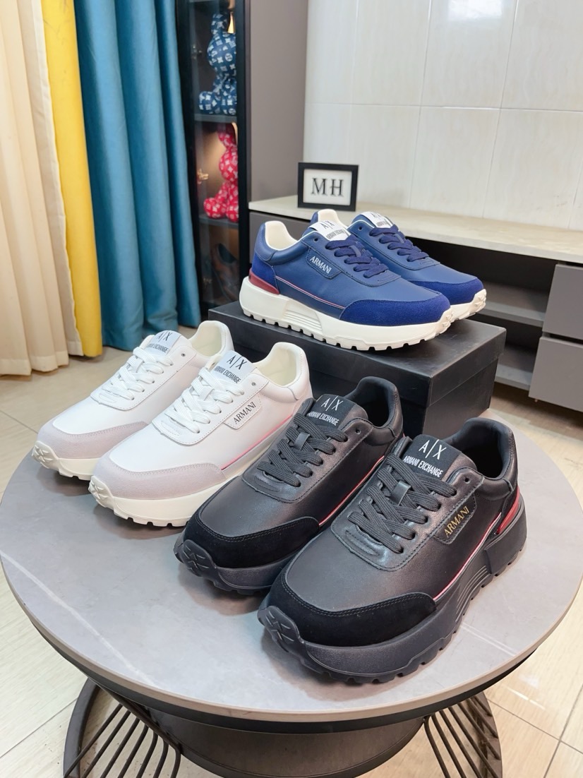 NO:604684,The top version of men's EMPORIO ARMANI EA7 casual sports shoes. Original purchase, development and production. This EA7 casual sports shoe uses an embossed Eagle logo on the side of the shoe to give a personalized interpretation of the brand. The sports style fashion not only inspires daily clothing, but its selection of materials and details also affects the design of the shoes. The original custom-made first-layer cowhide leather lining, the original open-molded anti-slip rubber material. Size:  Men's 38-44 (45/46 custom code, armani, armani, sneakers, cowhide19860909顶级版本男款 EMPORIO ARMANI阿玛尼 EA7 休闲 运动鞋 原版购入开发 做货 此款 EA7 休闲运动鞋在鞋侧面采用压花大鹰标LOGO,予以品牌感个性化诠释,运动风时尚不仅为日常服装赋予灵感,其甄选材质和细节亦影响了鞋履的设计,原版定制头层牛皮真皮内里,原版开模防滑橡胶材质 Size: 男款38-44（45/46定制码,,armani,armani,sneakers,cowhide,Men's shoes