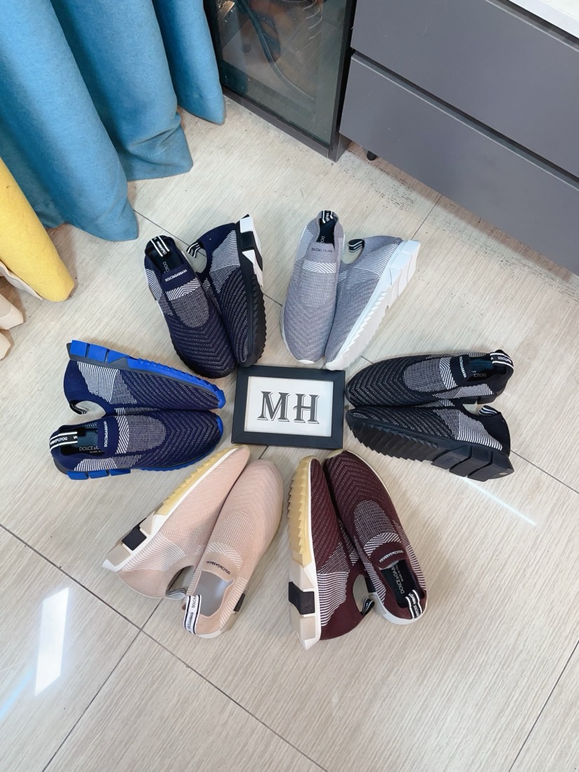 NO:620994,'Dolce & Gabbana DG' original imported fly woven spliced ​​fly woven lining is light, comfortable and versatile. The original special outsole is deeply favored by trendy men. The contrast quality is exquisite and luxurious, super A level!  Compared with the genuine version at the counter, the version is exactly the same!  Size 36-46,,Dolce&Gabbana19860909《Dolce＆Gabbana DG》原版进口飞织拼接飞织内里,上脚轻便、舒适 、百搭、原版特供大底深受潮流男士的青睐欢迎对比品质精致奢华,超A级别！版型对比专柜正品,丝毫不差！码数36-46,,Dolce&Gabbana,Men's shoes