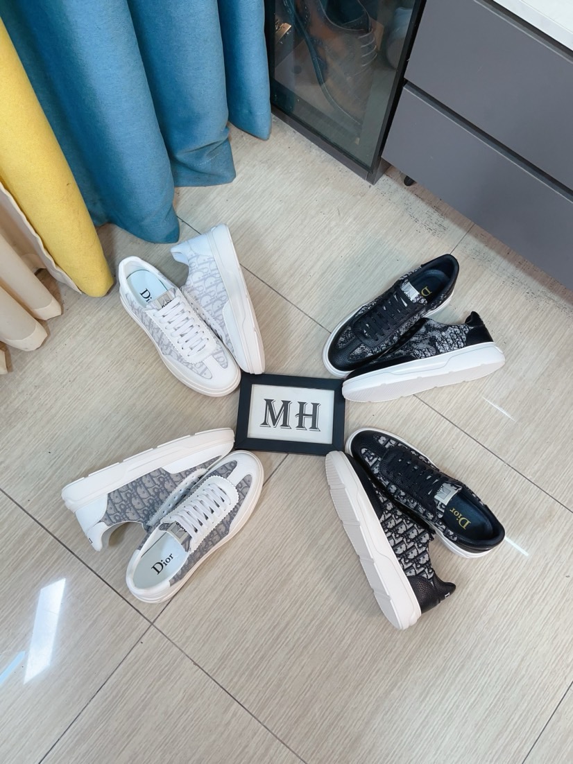 NO:621331,[Dior] The best-selling high-end brand of men's shoes on the official website. The latest series of shoes on the official website are made of imported cowhide leather and specially designed fabrics to create a breathable mesh lining. Making walking more convenient and comfortable!  Compared with the official quality, Midea 11 replica. Create a fashionable personality to set off your uniqueness!  A must-have for trendy men! Classic style. Men's size 38-44.,, dior, dior, cowhide19860909【Dior迪奥】爆卖款官网全球首发男鞋高端品牌 官网最新款系列鞋面采用进口牛皮搭配专供面料打造网布透气内里.让行走更加便捷舒适！与官方的质量相比美的11复刻.打造时尚个性衬托你的与众不同！潮男必备!经典款.男码38-44.,,dior,dior,cowhide,Men's shoes