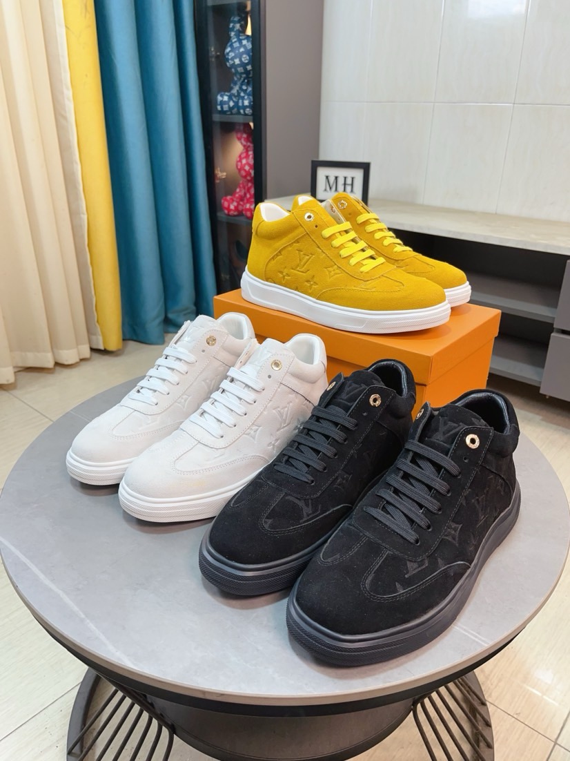 NO:639581,[LV] The latest masterpiece of high-top men's shoes is made of first-layer cowhide imported from Italy with a full genuine leather lining of special materials, making walking more convenient and comfortable!  Exclusive new style, stunning work [color]!  Create a fashionable personality to set off your uniqueness!  A must-have for trendy men! Classic digital 38-44, louis vuitton, cowhide19860909【LV】高帮男鞋最新力作鞋面采用意大利进口头层牛皮搭配特殊材料全真皮内里制作,让行走更加便捷舒适！独家新款,惊世之作[色]！打造时尚个性衬托你的与众不同！潮男必备!经典数码38-44,,louis vuitton,cowhide,Men's shoes