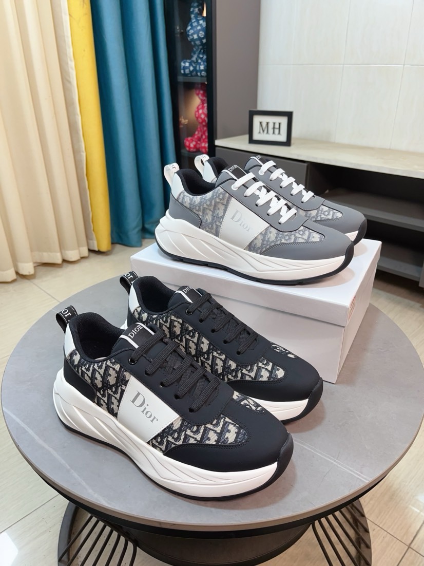 NO:704791,[Dior] The best-selling high-end brand of men's shoes on the official website. The latest series of shoes on the official website are made of imported cowhide leather and specially designed fabrics to create a breathable mesh lining. Making walking more convenient and comfortable!  Compared with the official quality, Midea 11 replica. Create a fashionable personality to set off your uniqueness!  A must-have for trendy men! Classic style. Men's size 38-44.,, dior, dior, cowhide19860909【Dior迪奥】爆卖款官网全球首发男鞋高端品牌 官网最新款系列鞋面采用进口牛皮搭配专供面料打造网布透气内里.让行走更加便捷舒适！与官方的质量相比美的11复刻.打造时尚个性衬托你的与众不同！潮男必备!经典款.男码38-44.,,dior,dior,cowhide,Men's shoes