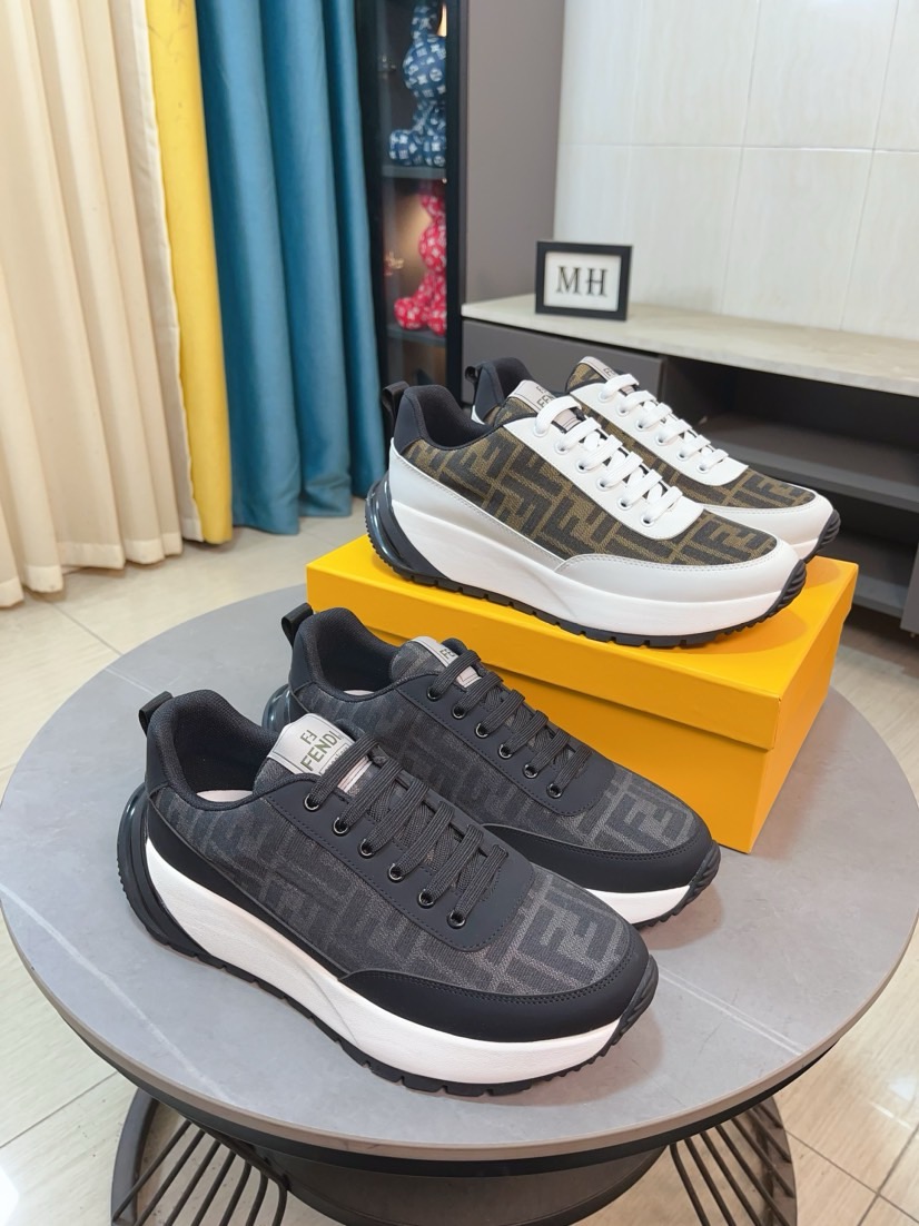 NO:704769,[fendi] Fendi is classic and comfortable for men. This complex sneaker is made of soft calfskin leather lining and original ultra-light rubber material with a rough outsole. This unique light style is suitable for the casual and exquisite sensibility of this season. It is comfortable and natural on the feet. It is an everyday style for casual travel in autumn and winter!  38/44,,fendi,fendi,sneakers,cowhide19860909【fendi】芬迪经典舒适男士,这款复杂的运动鞋是由柔软的小牛皮真皮内里原版超轻橡胶材质粗纹大底 这种独特的轻薄风格适合这个季节的随意而精致的感性,上脚舒适自然 秋冬休闲出行日常款！38/44,,fendi,fendi,sneakers,cowhide,Men's shoes
