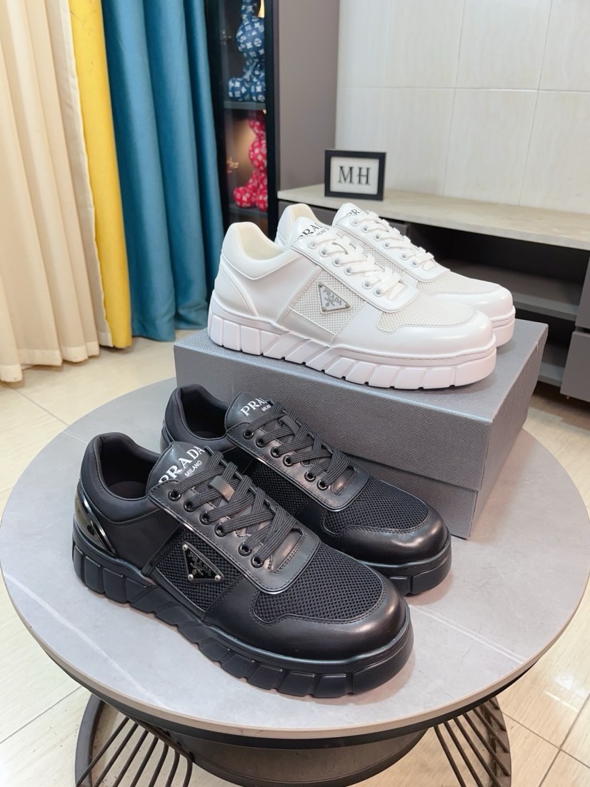 NO:639899,High-quality new Prada (Prada) counters are on the market simultaneously. New men's shoes and fabrics are selected from imported mesh with glue-spraying technology. Imported cowhide lining. High-end open-molded non-slip rubber outsole, exquisite lines, simple and elegant, comfortable and high-end for leisure travel. Size: 38 to 44,, prada, prada, cowhide19860909高品质新款prada(普拉达)专柜同步上市, 新款男鞋、面料精选进口面网配滴胶工艺.进口牛皮内里.高端开模防滑橡胶大底,精美线条、简约大气,上脚舒服上挡次、休闲旅游.码数:38一44,,prada,prada,cowhide,Men's shoes