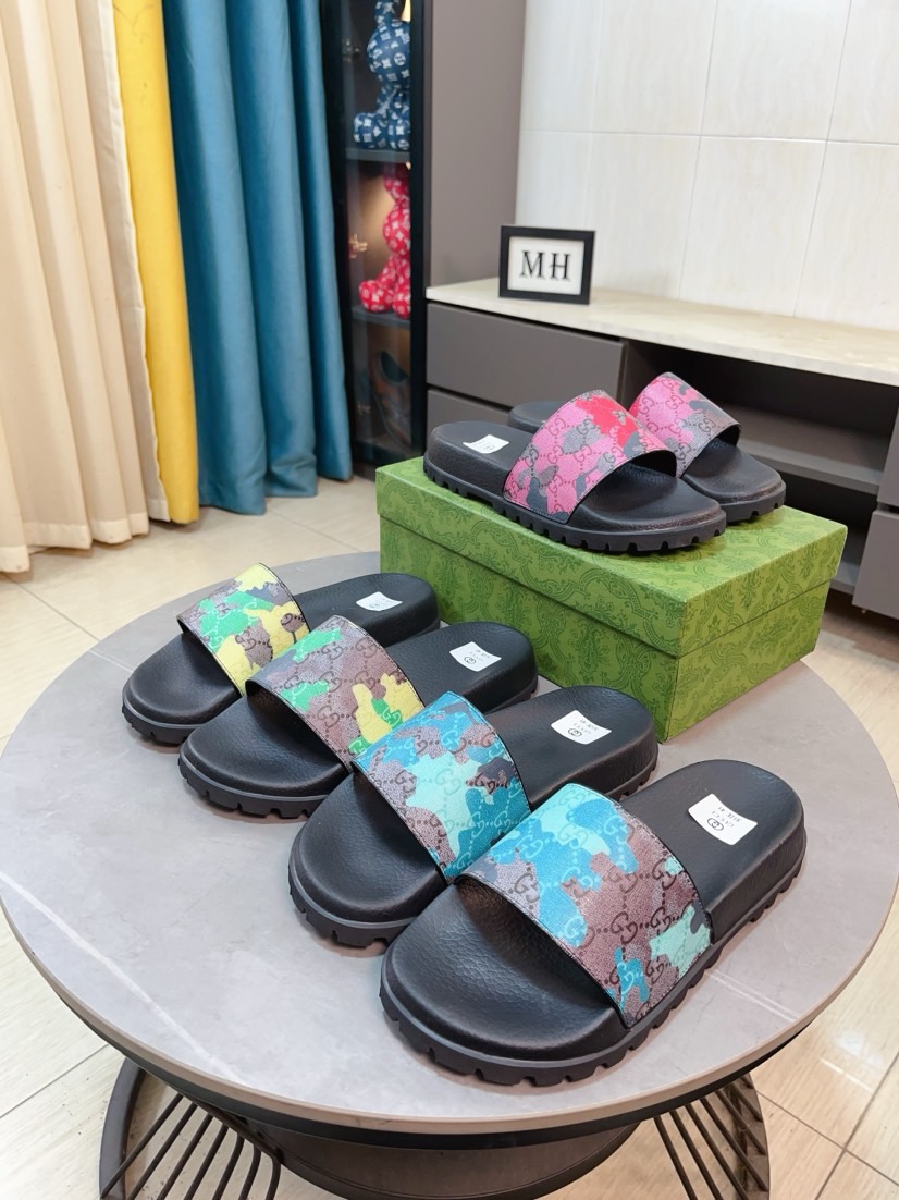 NO:897818,[gucci] High-end men's summer slippers, upper material is first-layer cowhide with brand logo embossed on it, private molded outsole, perfect details, showing the style of a big brand, casual, loose and comfortable, high-quality boutique, a must-have in summer!  nsize male 38-44,45,46 can be customized,,gucci,slippers,cowhide19860909【gucci】家高端男士夏季拖鞋,鞋面材质头层牛皮压印品牌logo,私模大底,细节完美,尽显大牌风范,休闲宽松舒适型,高品质精品,夏季必入哦！nsize男38-44,45,46可以定做,,gucci,slippers,cowhide,Men's shoes
