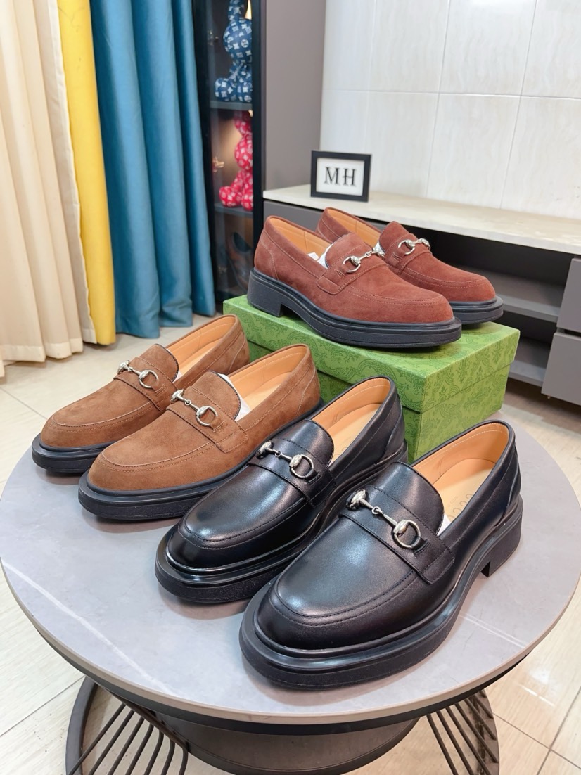 NO:664631,[GUCCI Gucci] A new style of formal men's leather shoes is coming~ The original high-quality upper is made of cowhide imported from Italy + soft and delicate leather, comfortable and soft first-layer cowhide lining, rubber wear-resistant outsole, the shoe shape is dignified and domineering, and the luxury charm cannot be concealed!  Natural and free nouveau riche, leading the trend. Size 38-44, gucci, cowhide19860909【GUCCI古奇】正装男士皮鞋新款来袭～原版质量鞋面采用意大利进口牛皮+皮质柔软细腻,舒适柔软头层牛皮里,橡胶耐磨大底,鞋型端庄霸气,奢华魅力无所掩盖！自然洒脱的新贵主义,引领潮流.码数38-44,,gucci,cowhide,Men's shoes
