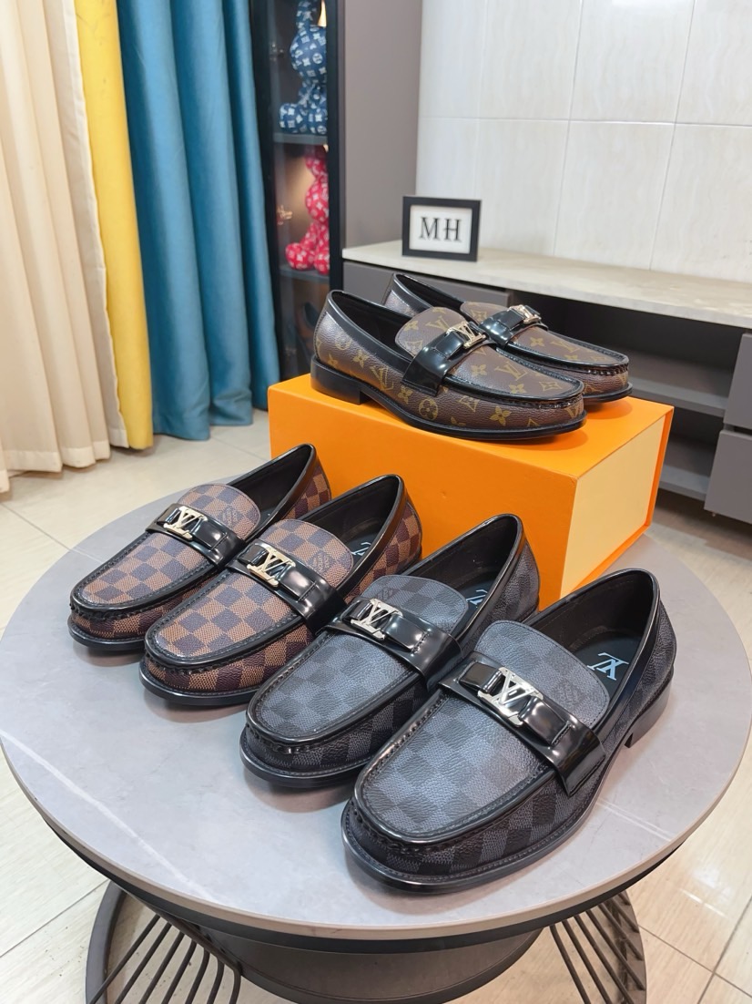 NO:680076,High version ordinary [LV Louis Vuitton] ~ New high-end original men's business casual leather shoes, made of original cowhide open-edge bead fabric, comfortable and soft cowhide lining cowhide insole, original LOGO rubber non-slip outsole. Size 38-44, 45 customized,, louis vuitton, louis vuitton, cowhide19860909高版本普通【LV路易威登】~ 新品高端原版男士商务休闲皮鞋,采用原版牛皮开边珠面料舒适柔软牛皮内里牛皮鞋垫,原版LOGO橡胶防滑大底.码数38-44,45定做,,louis vuitton,louis vuitton,cowhide,Men's shoes
