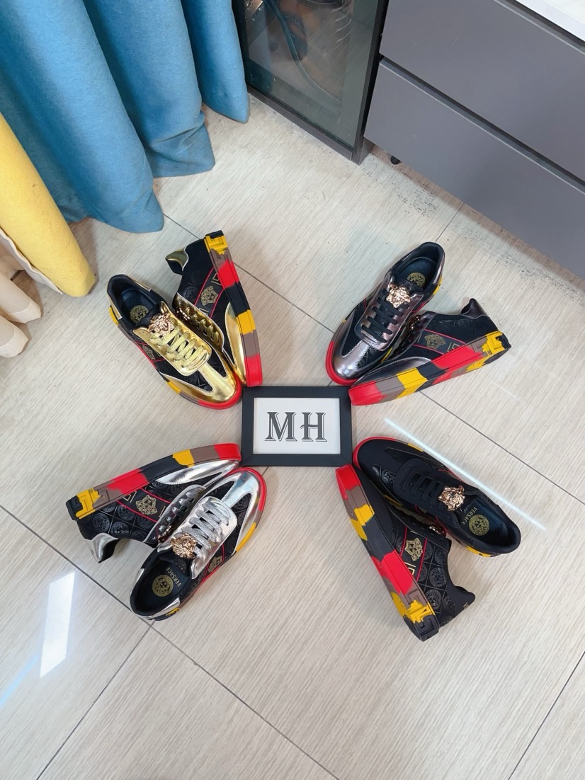 NO:680810,【versace】Versace’s latest model is carefully crafted and set off the audience!  An international brand that continues to innovate. This men's casual shoe for all seasons has a cowhide upper, sheepskin lining and a rubber non-slip outsole. It is breathable and comfortable, and its quality speaks for itself. Size 38-44, versace, versace, cowhide, sheepskin19860909【versace】范思哲最新款精心打造,引爆全场！不断创新的国际品牌 此款男士四季款休闲鞋,牛皮鞋面羊皮内里橡胶防滑大底,透气舒适以质量说话 码数38-44,,versace,versace,cowhide,sheepskin,Men's shoes