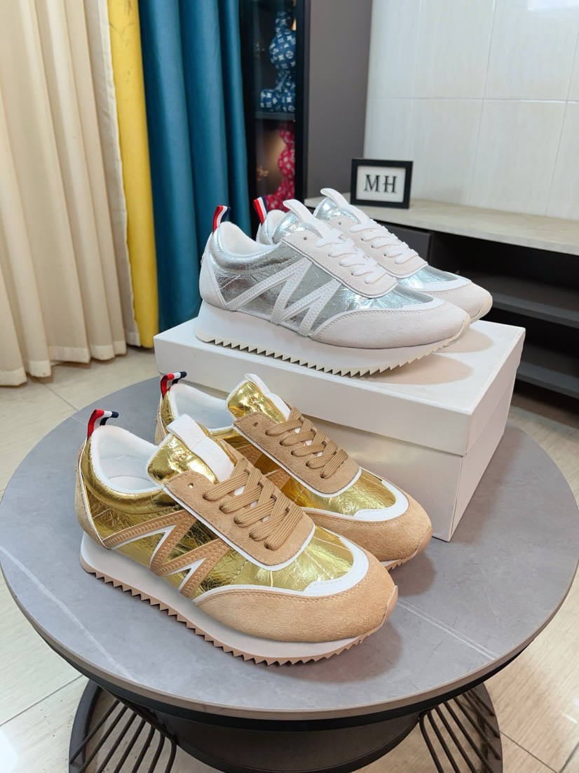 NO:689978,[MONCLER] Same style as the official website. High-quality men's shoes. Customized calfskin material. Genuine leather breathable lining. Genuine leather insole. Original open mold non-slip outsole style. Men's casual sports shoes. Lace-up men's shoe series. European and American trend style. Randomly matched. Comfortable foot feel. Standard men's size 38-46, Moncler, sneakers, cowhide.19860909【MONCLER】蒙口、官网同款 高品质男鞋 材料定制小牛皮 真皮透气内里真皮鞋垫 原版开模防滑大底款式类型男士休闲运动鞋 系带款男鞋系列 欧美潮流风格 随意搭配 脚感舒适、标准码男码38-46,,Moncler,sneakers,cowhide,Men's shoes