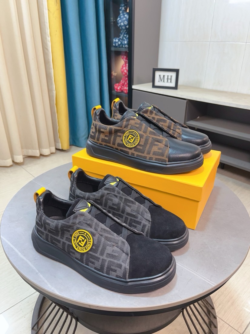 NO:689988,[FENDI] Fendi's classic and comfortable men's, this complex sneaker is made of soft calf leather lining and original ultra-light rubber material with a rough outsole. This unique light style is suitable for the casual and exquisite sensibility of this season. It is comfortable and natural on the feet. It is an everyday style for casual travel in autumn and winter!  38/44,,fendi,fendi,sneakers,cowhide19860909【FENDI】芬迪经典舒适男士,这款复杂的运动鞋是由柔软的小牛皮真皮内里原版超轻橡胶材质粗纹大底 这种独特的轻薄风格适合这个季节的随意而精致的感性,上脚舒适自然 秋冬休闲出行日常款！38/44,,fendi,fendi,sneakers,cowhide,Men's shoes