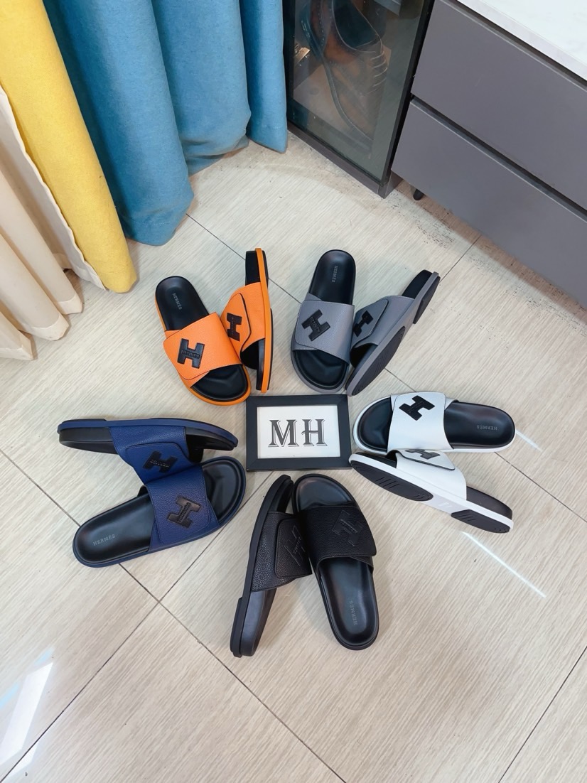 NO:851684,[HERMES] Hermes Bouncing sports slippers, upper made of cowhide leather and high-end mesh, imported materials, full of texture, lightweight soles to create a versatile fashion style. Size39-44, (45 can be customized),,hermes,hermes,slippers,cowhide19860909【HERMES】爱马仕Bouncing运动拖鞋,鞋面牛皮拼接高端网布打造,进口材质,质感十足,轻盈鞋底打造百搭时尚风格. Size39-44,（45可定做）,,hermes,hermes,slippers,cowhide,Men's shoes