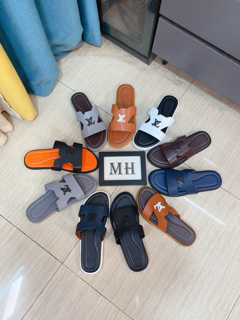 NO:853325,(LV-Louis Vuitton) New men's sandals, high-end boutique, exquisite embossed logo decoration on the upper, fine workmanship, super soft soles, casual, loose and comfortable, a must-have in summer!  nsize38-44,,louis vuitton,louis vuitton,slippers19860909（lv-路易威登）新品男士凉拖鞋,高端精品,鞋面精致压花logo装饰,精细做工,鞋底超软,休闲宽松舒适型,夏季必入哦！nsize38-44,,louis vuitton,louis vuitton,slippers,Men's shoes