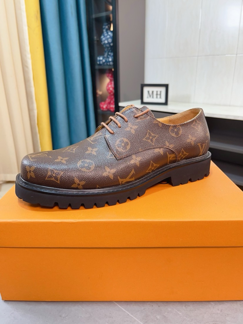 NO:780745,Cowhide [LV] Louis Vuitton's new open-edge pigskin shoes are the most popular classic. The official website is synchronized. The upper is imported from Italy with embossed and comfortable cowhide lining. It has a fashionable atmosphere and unique brand unique craftsmanship. It highlights the hot style of the new year. Don't hesitate, don't hesitate, you should hurry up and get it. Size 38--44,, louis vuitton, louis vuitton, cowhide19860909牛里【LV】路易威登新款开边猪皮鞋最火爆的经典之做.官网同步,鞋面采用意大利进口鞋面压纹舒适的牛皮内里,时尚气息,独特品牌独特工艺.彰显了新一年度的爆款风格.别再犹豫,别再徘徊,您也赶紧入手吧.码数38--44,,louis vuitton,louis vuitton,cowhide,Men's shoes