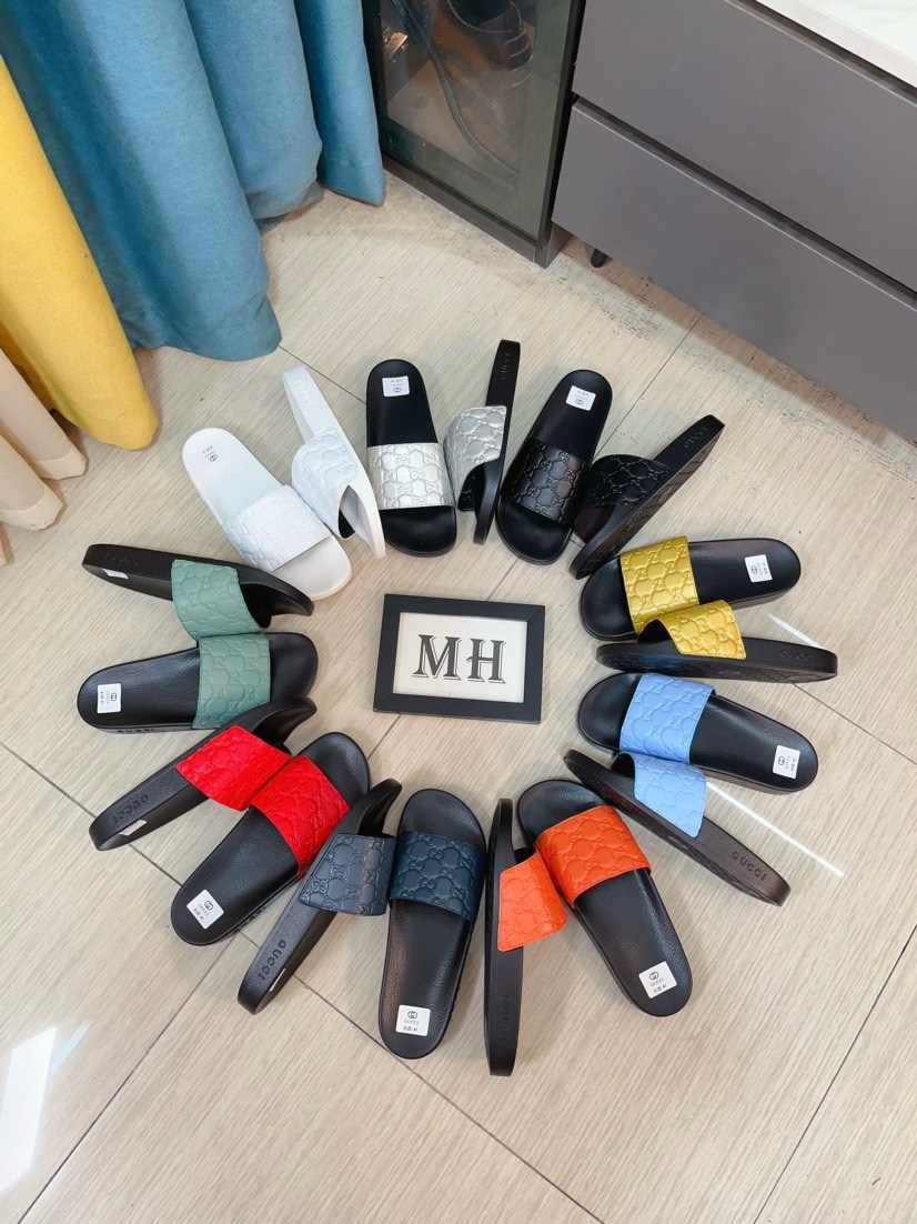 NO:783496,[gucci] High-end men's summer slippers, upper material is first-layer cowhide with brand logo embossed on it, private molded outsole, perfect details, showing the style of a big brand, casual, loose and comfortable, high-quality boutique, a must-have in summer!  nsize male 38-44,45,46 can be customized,,gucci,slippers,cowhide19860909【gucci】家高端男士夏季拖鞋,鞋面材质头层牛皮压印品牌logo,私模大底,细节完美,尽显大牌风范,休闲宽松舒适型,高品质精品,夏季必入哦！nsize男38-44,45,46可以定做,,gucci,slippers,cowhide,Men's shoes